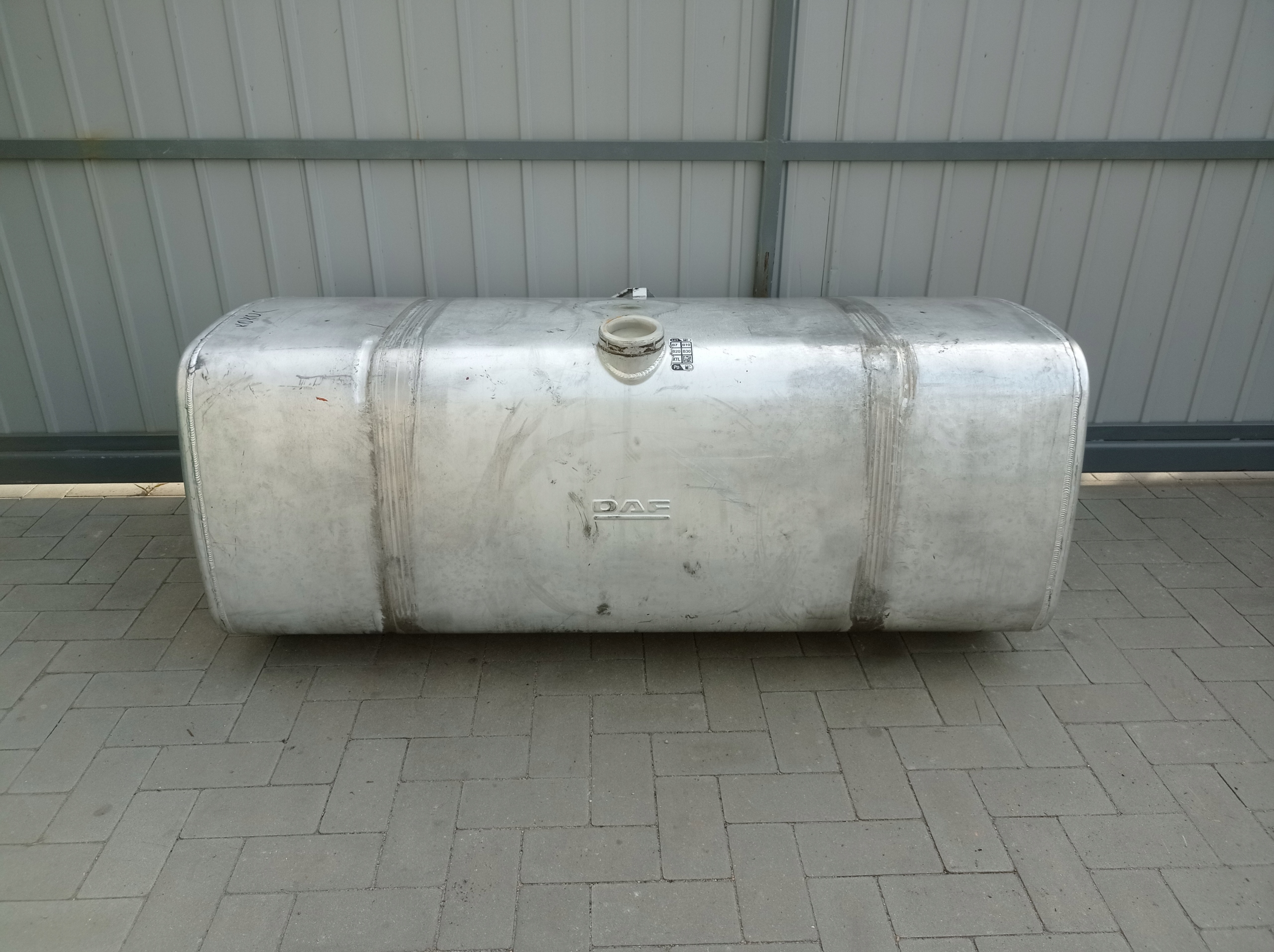 1949897 - топливный бак DAF XF 106 CF оригинал