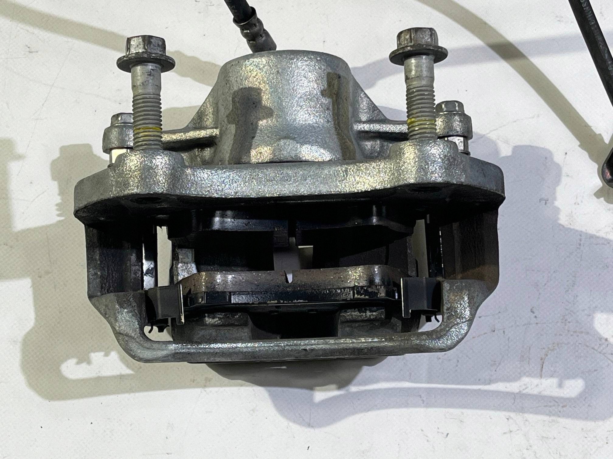 caliper brake front right wiring Chevrolet Camaro 3.6 v6 2009-2015