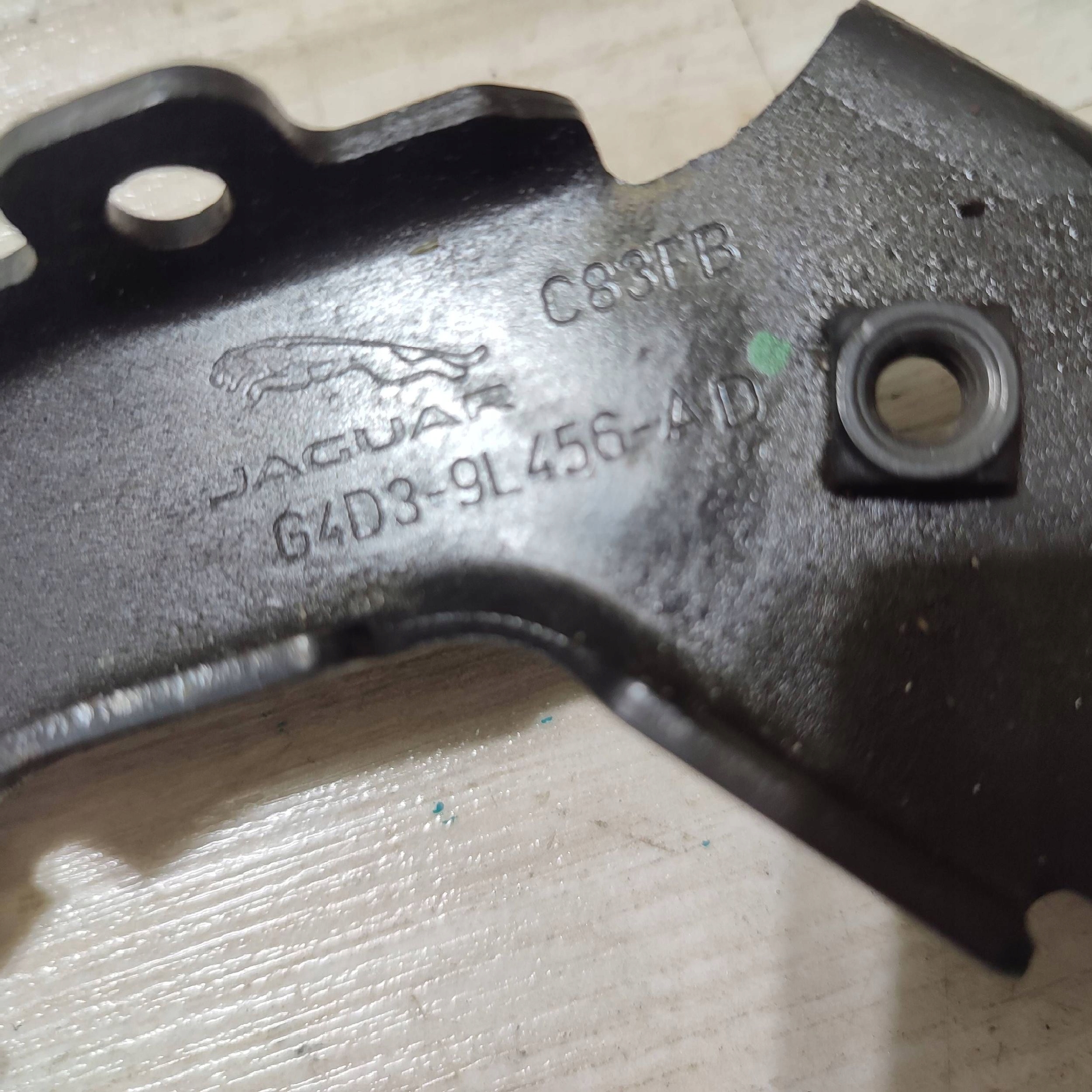 engine mount Jaguar F-Pace G4D39L456AD