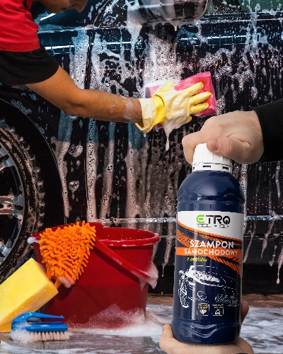 Szampon samochodowy z woskiem 1l - ETRO T009 Waga produktu z opakowaniem jednostkowym 0.5 kg
