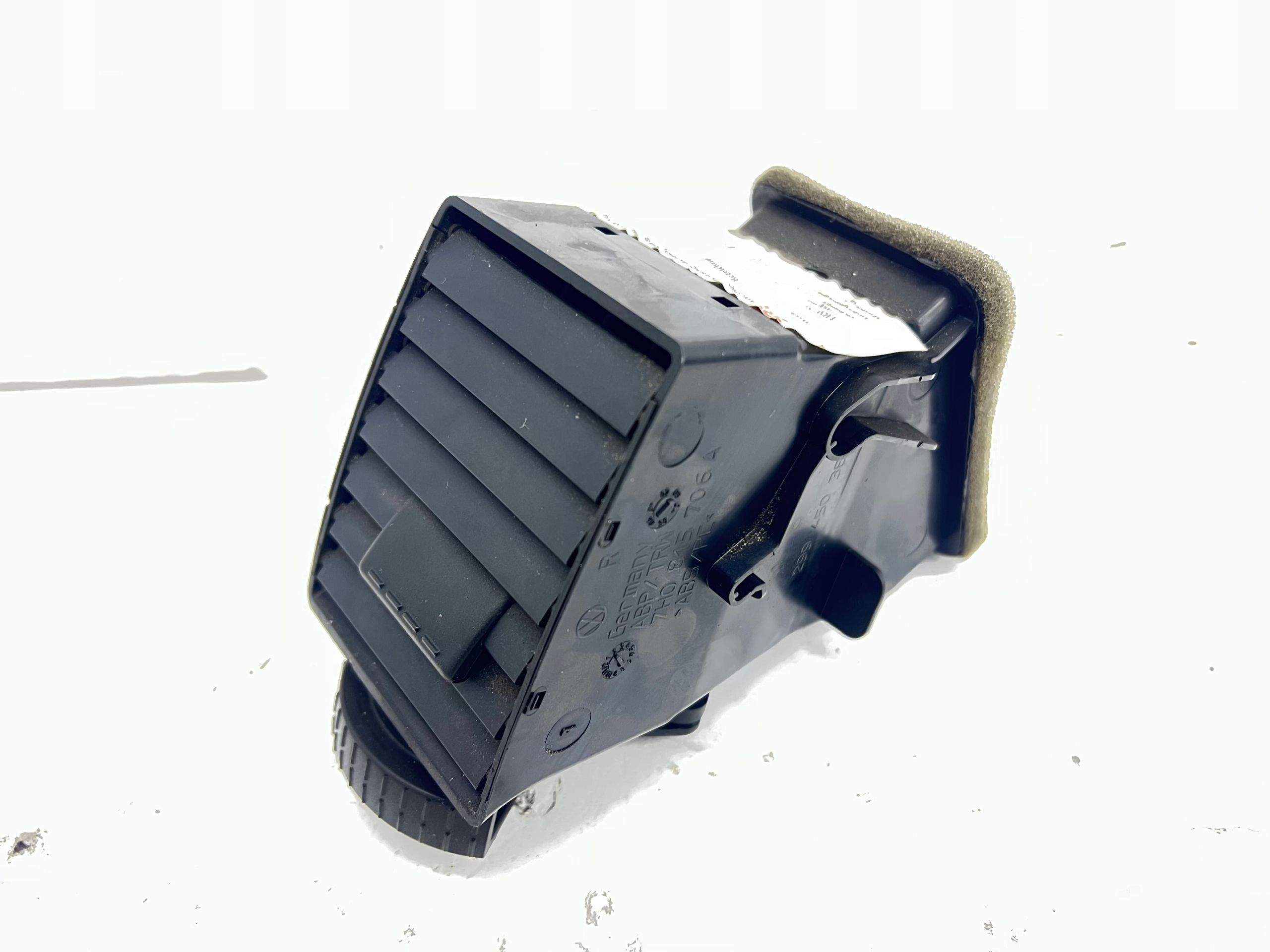VW T5 grid air conditioning devices right central 7H0815706A