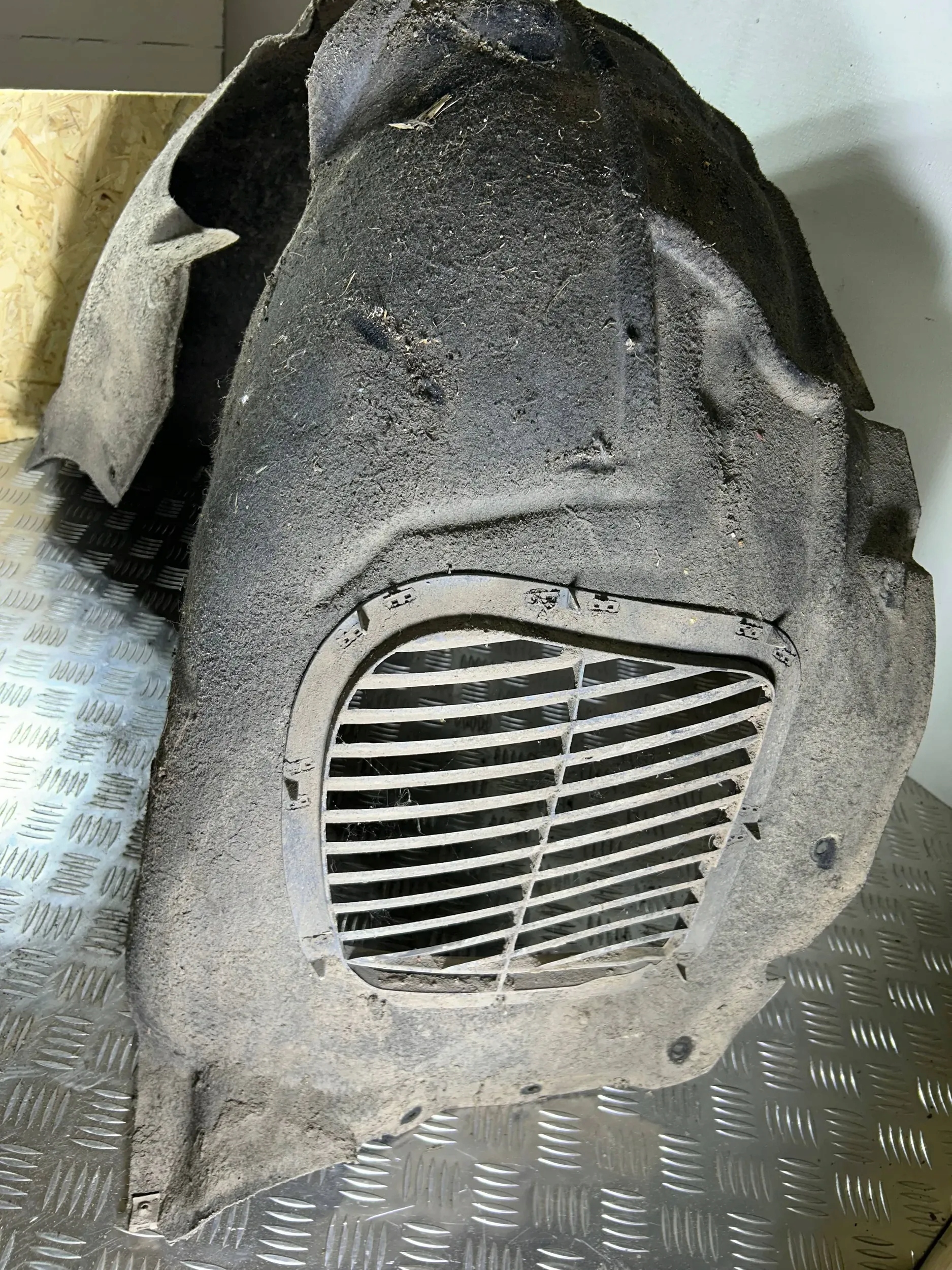 mudguard left front Audi Q7 4L 2008