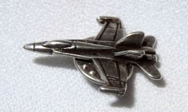 F 18 Hornet model samolot pins odznaka przypinka stare srebro