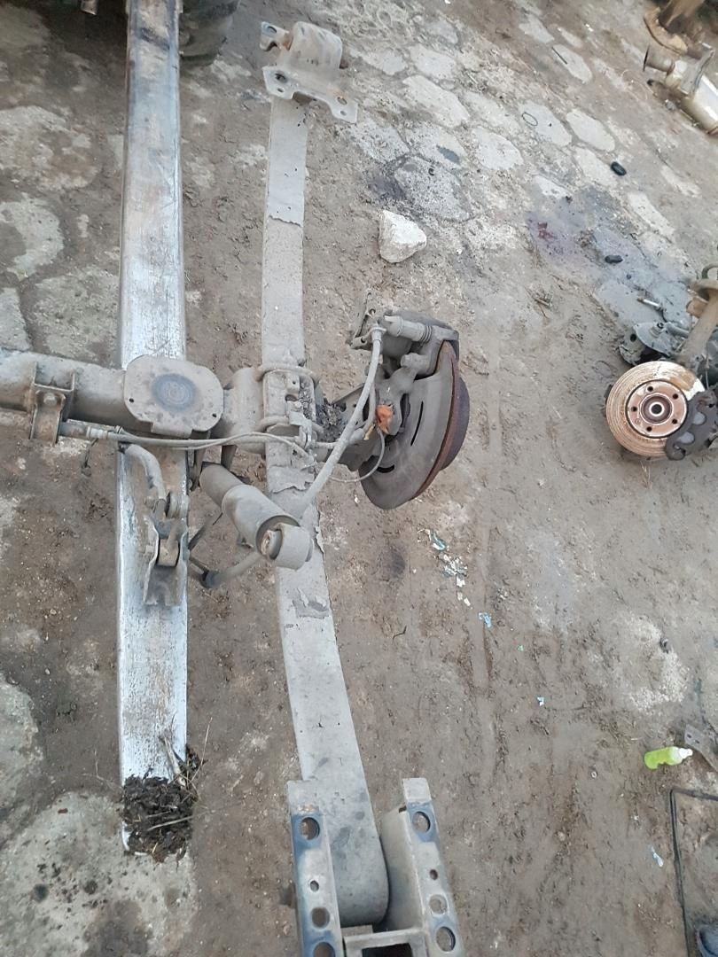 OŚ TYŁ PIÓRA RENAULT MASTER III Producent części Renault