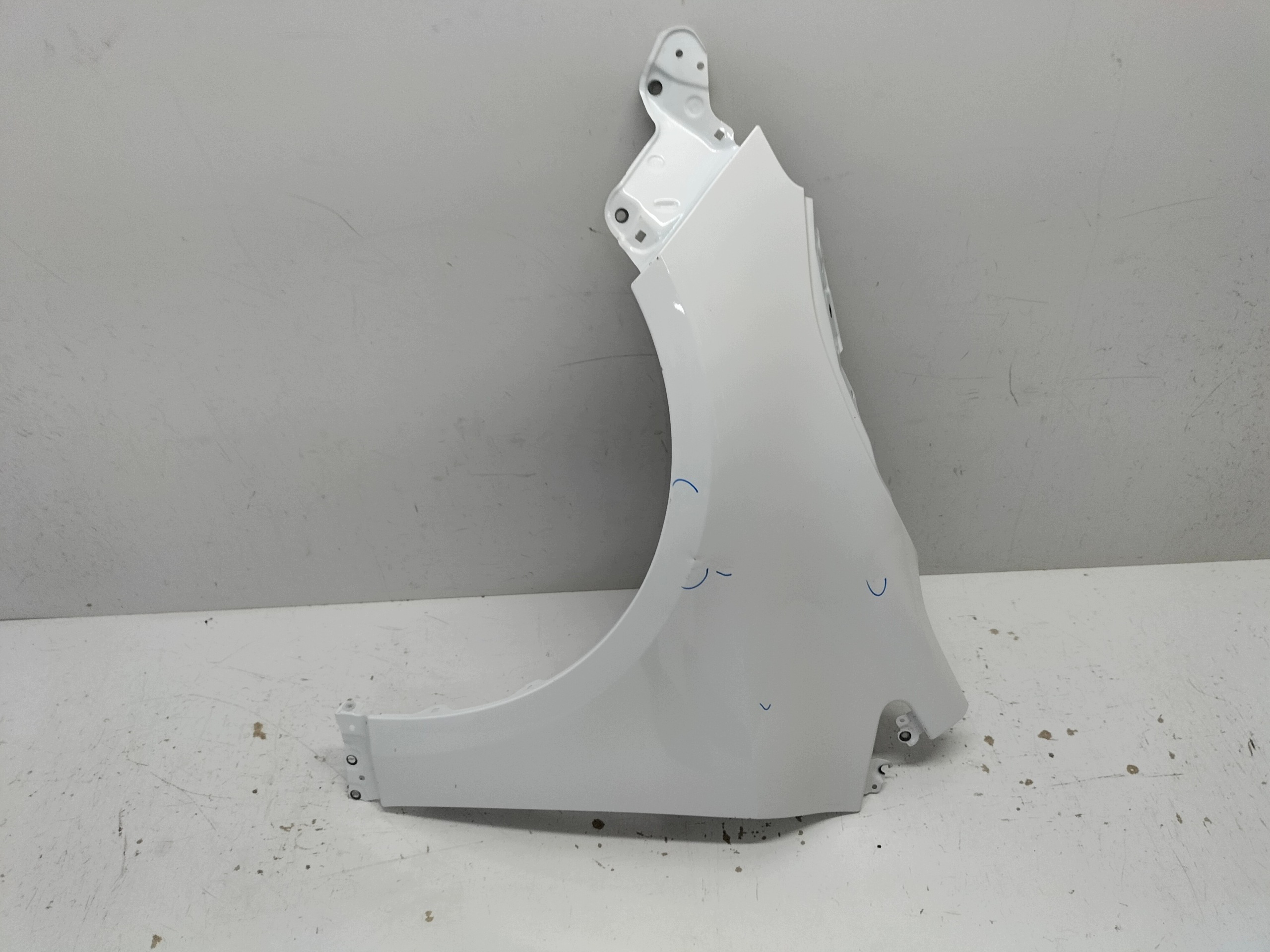 fender front front left TOYOTA COROLLA E21 18- HB KOMBI