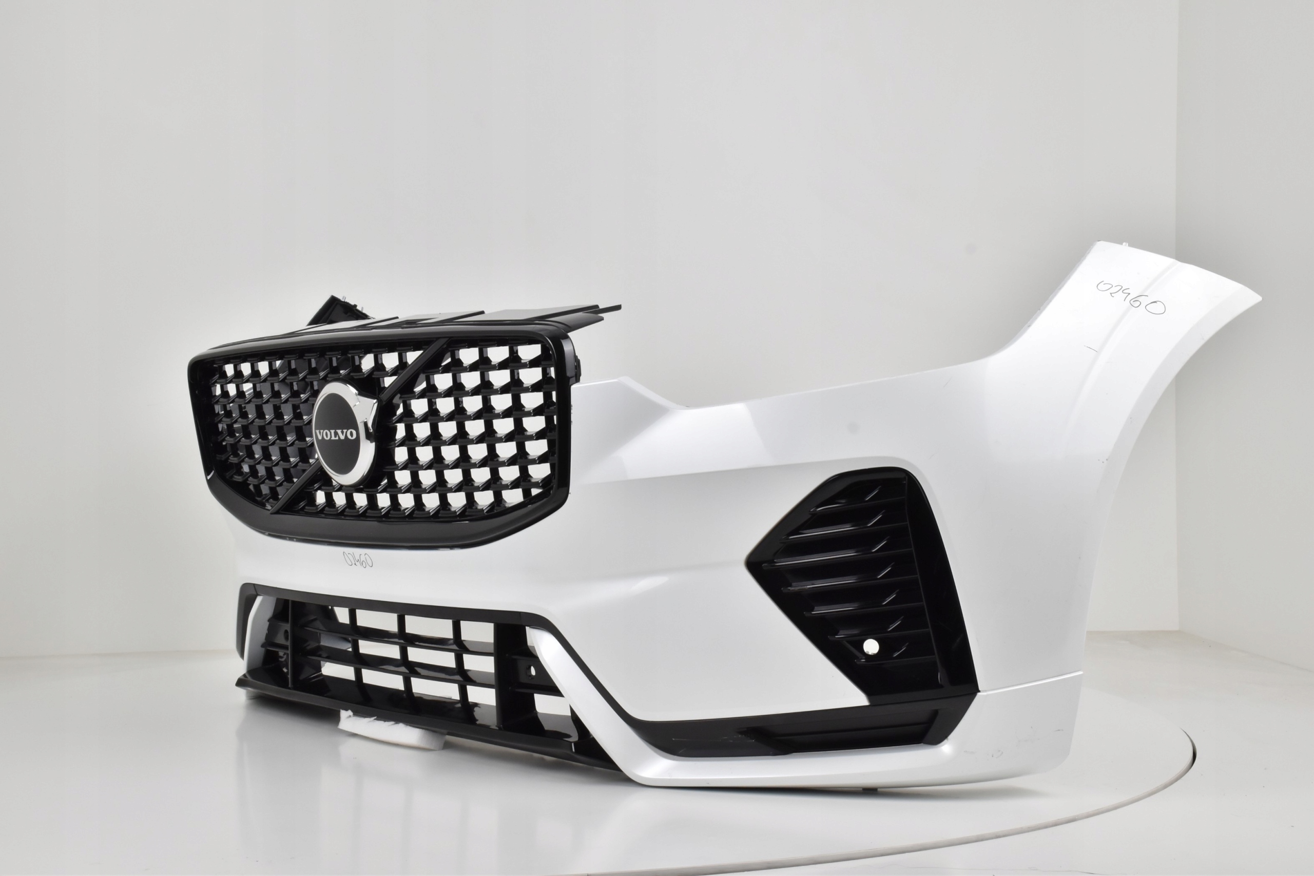 VOLVO XC60 XC-60 II LIFT R-DESIGN 2022- ZDERZAK PRZEDNI Numer katalogowy części XC6X22