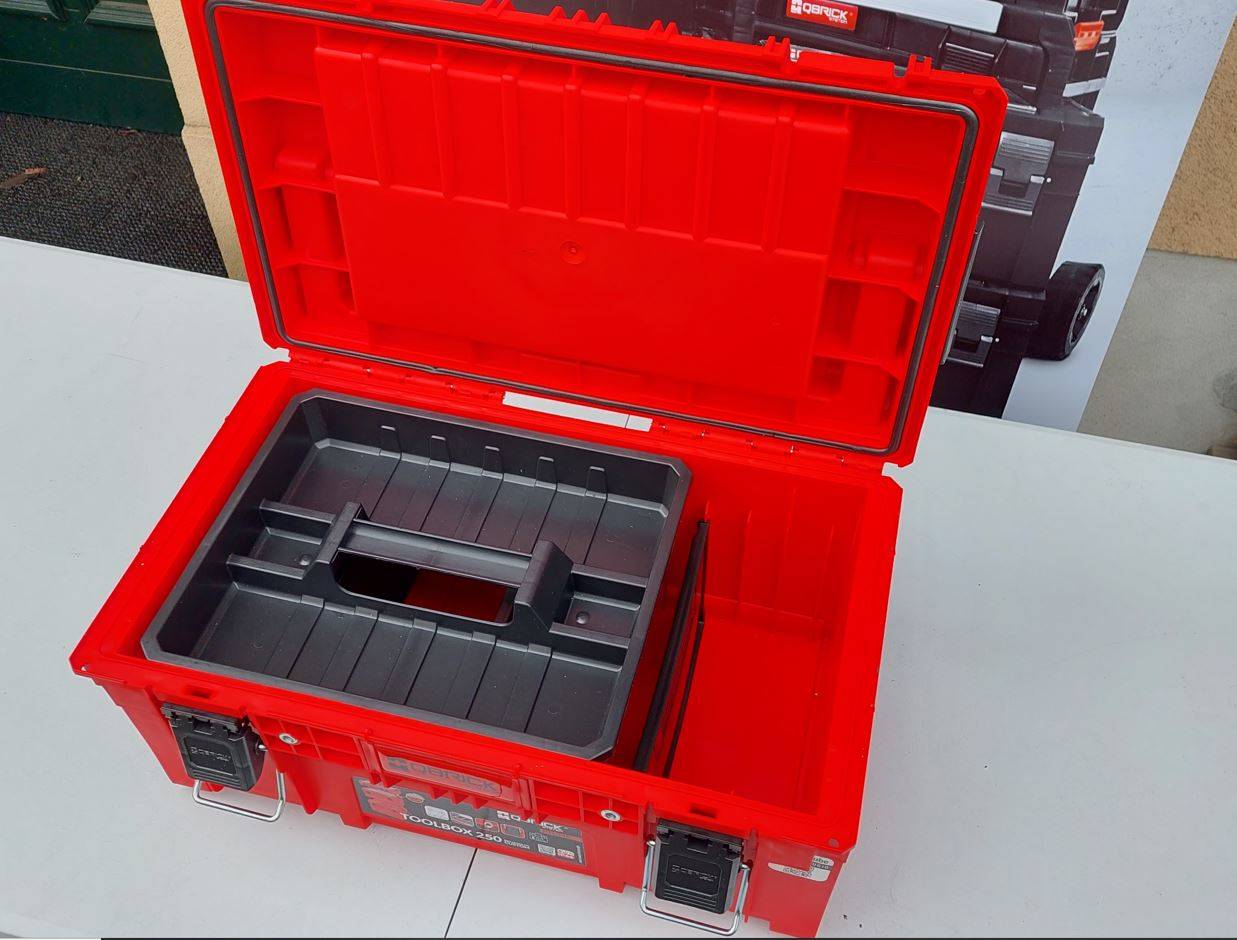 QBRICK Skrzynka PRIME RED Toolbox 250 Expert Szerokość produktu 32.7 cm
