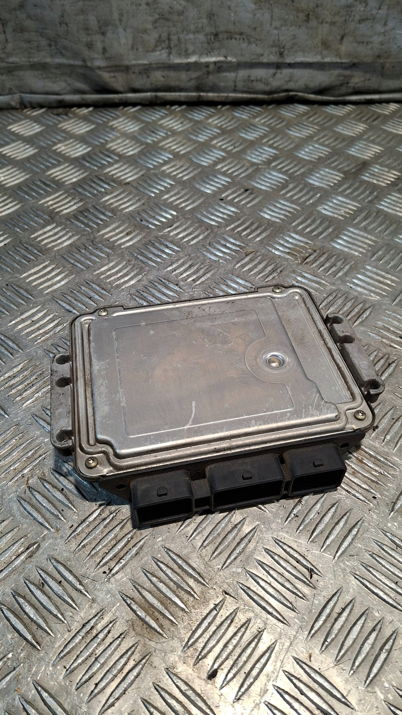 control unit of the engine RENAULT SCENIC II 1.9DCI