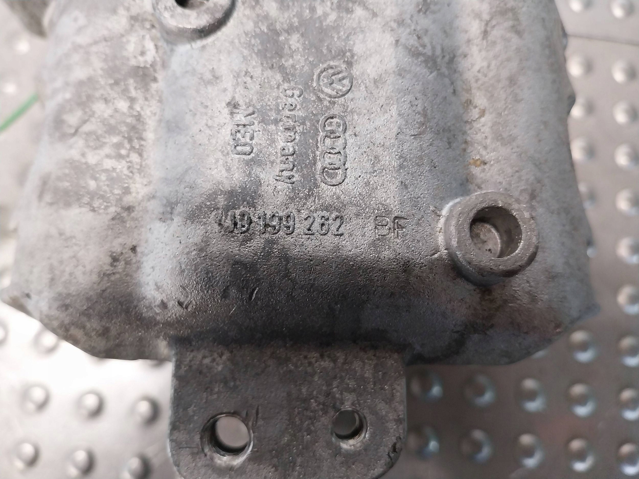 supporto Supporti motore usato 1J0199262BF VW GOLF IV LEON e OCTAVIA e A3 8L 1.9 TDI
