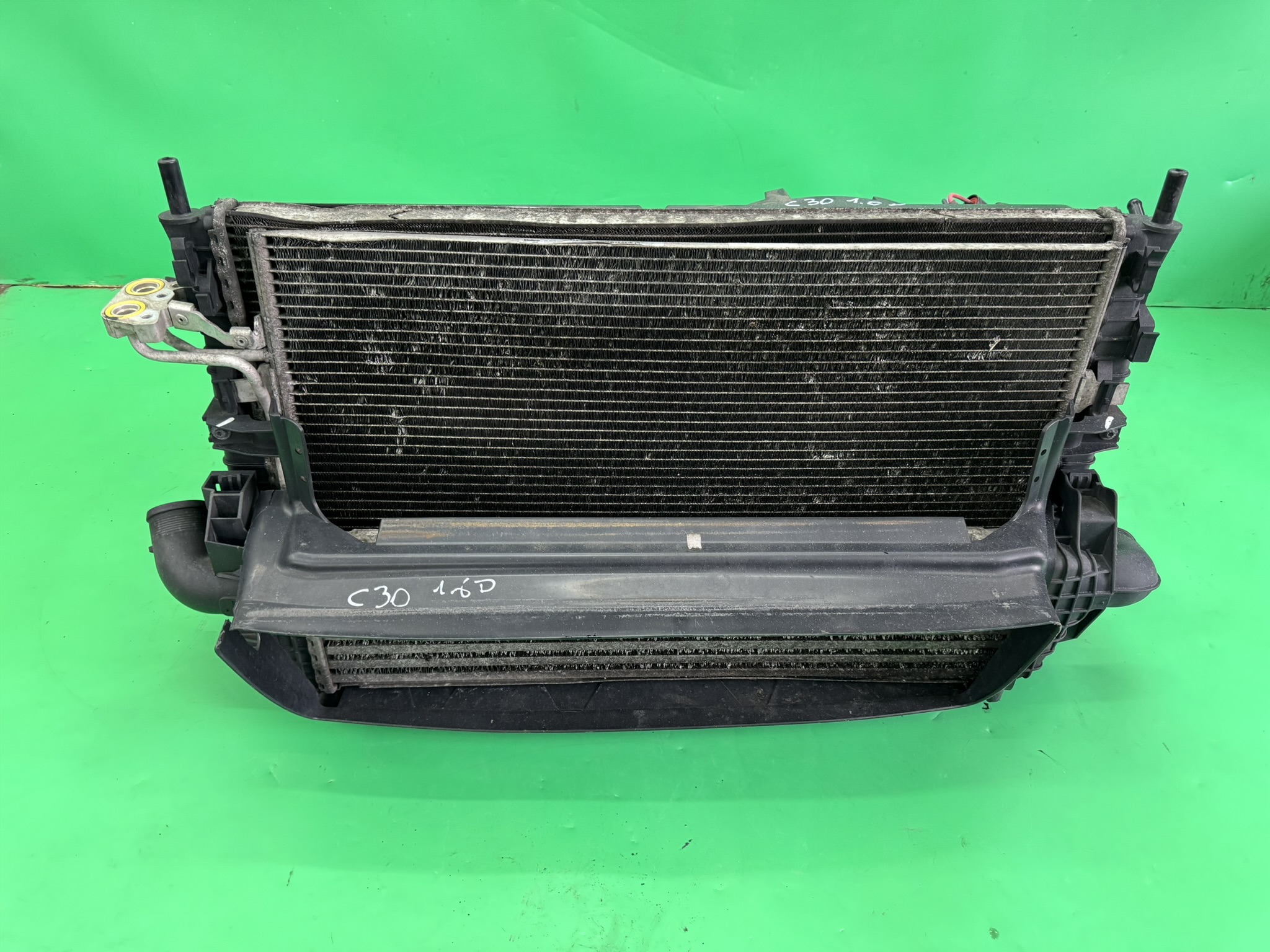 KOMPLET CHŁODNICA WODY KLIMATYZACJI WENTYLATOR VOLVO C30 1.6D 06- V50 S40