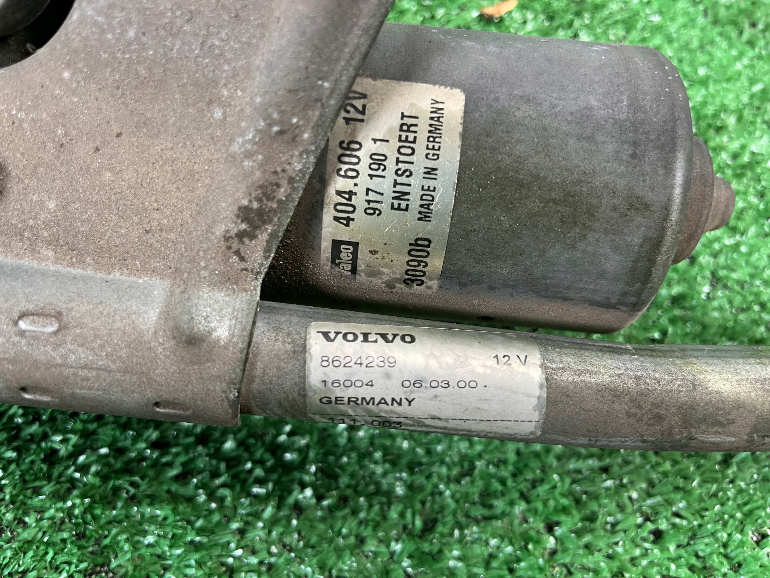wiper mechanism front VOLVO V70
