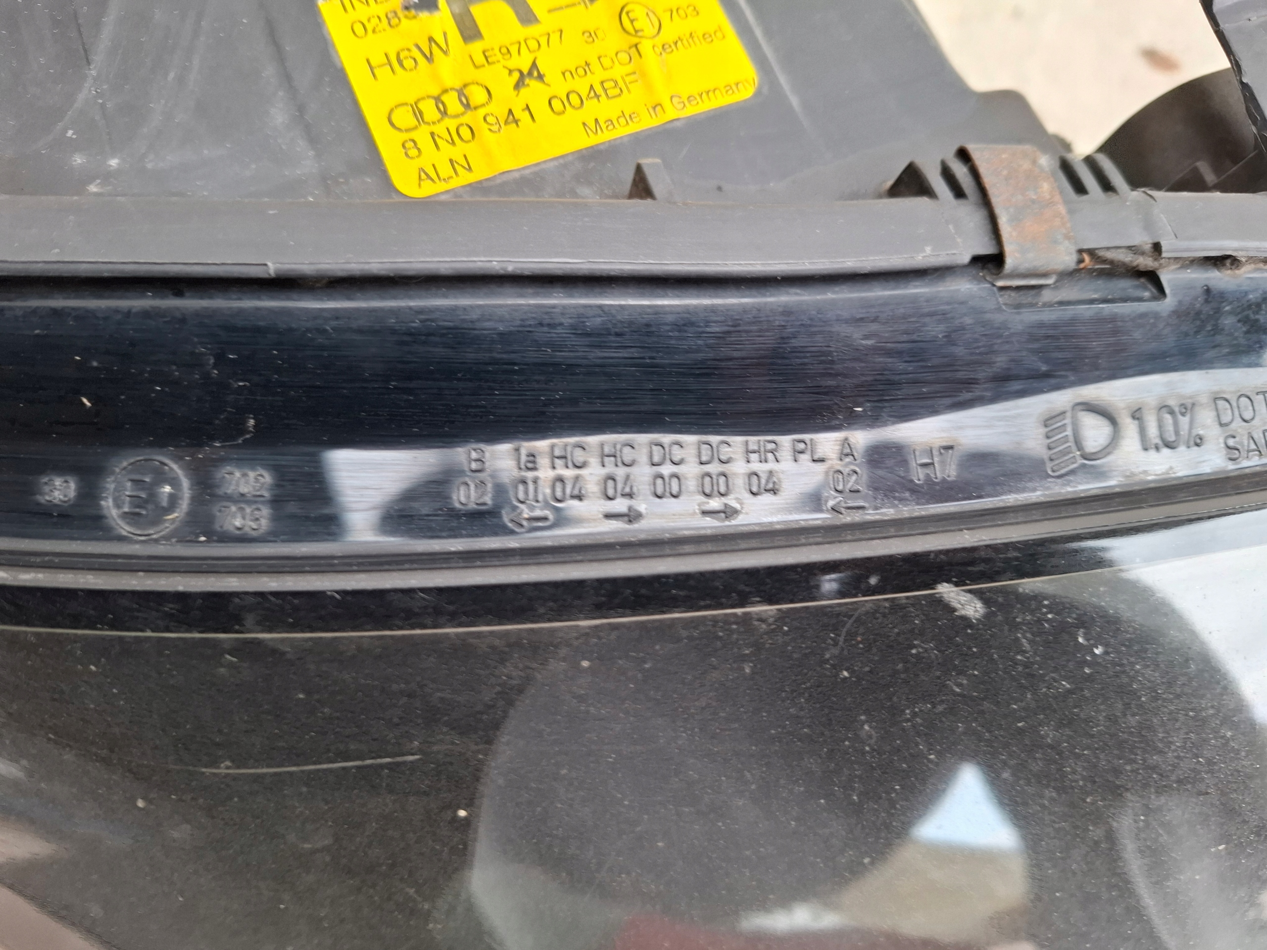 AUDI TT and 04r light right front 8N0941004BF ANGLIK