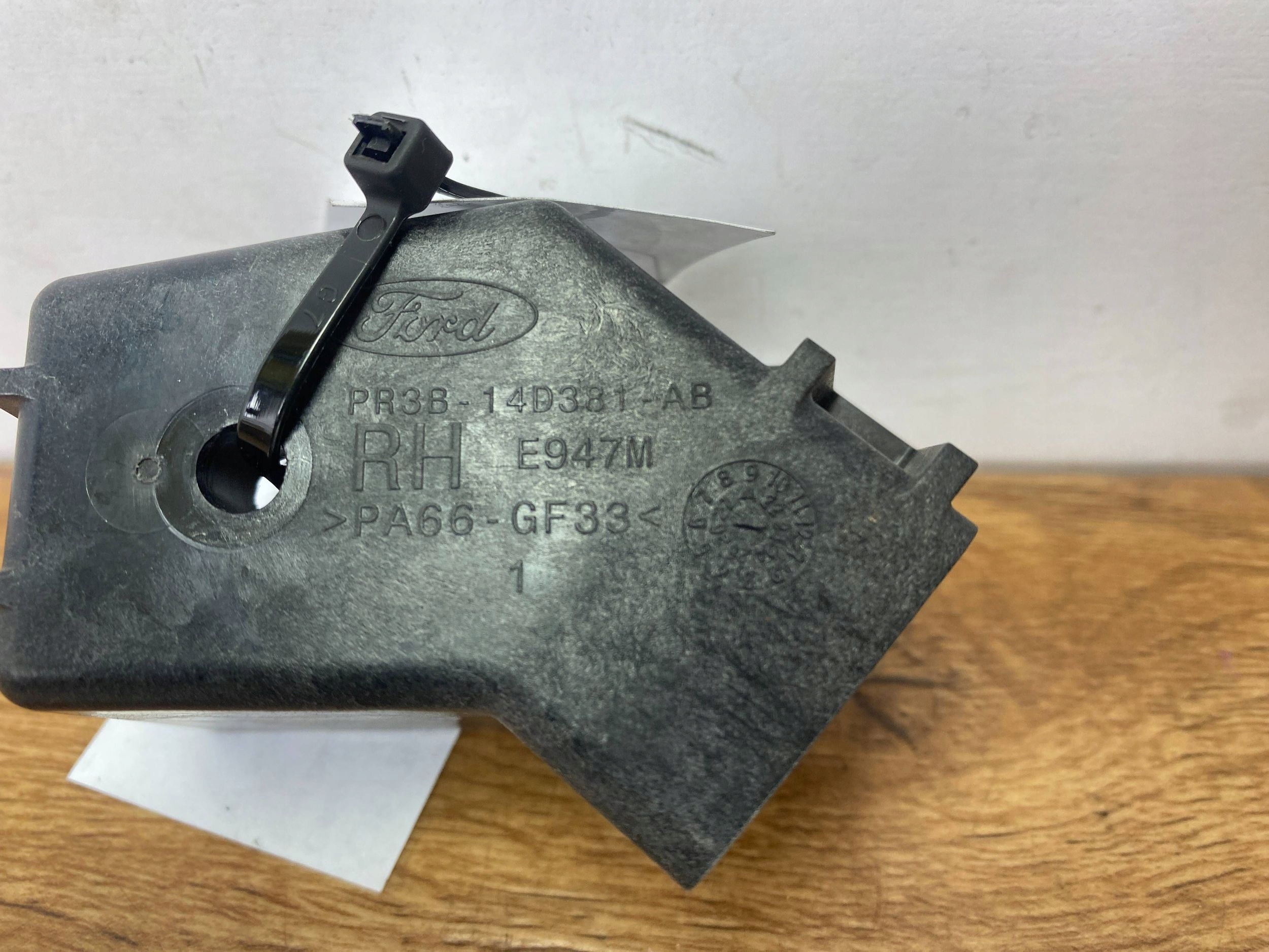 holder bracket modulu SRS Ford Mustang VII MK7 S650 2024+