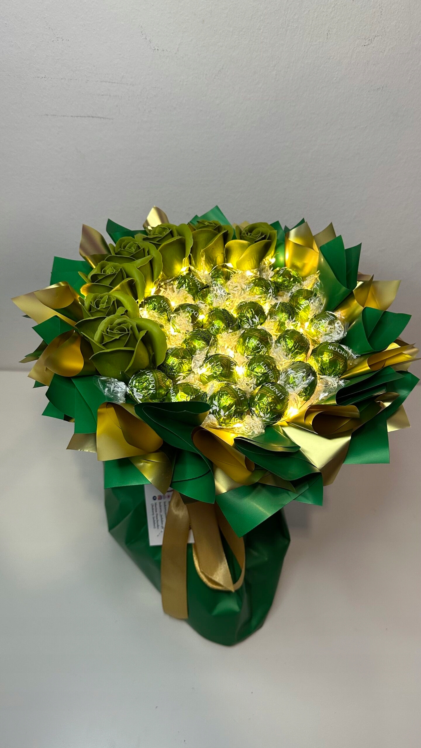 Zelená svítící jídelní kytice od Lindt, dárek na Mikuláše, Vánoce