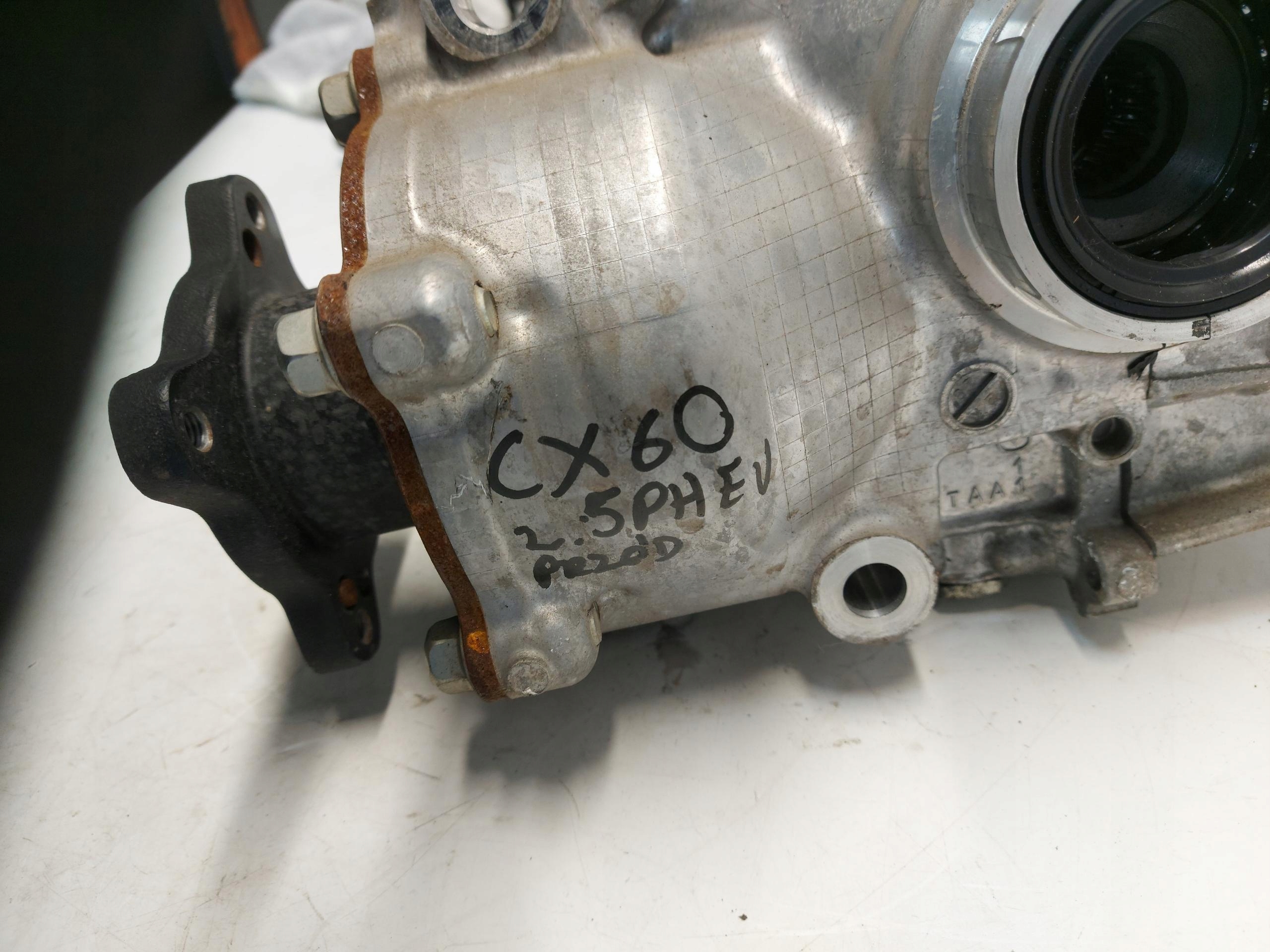 Mazda CX60 PHEV reduktor differential diff front