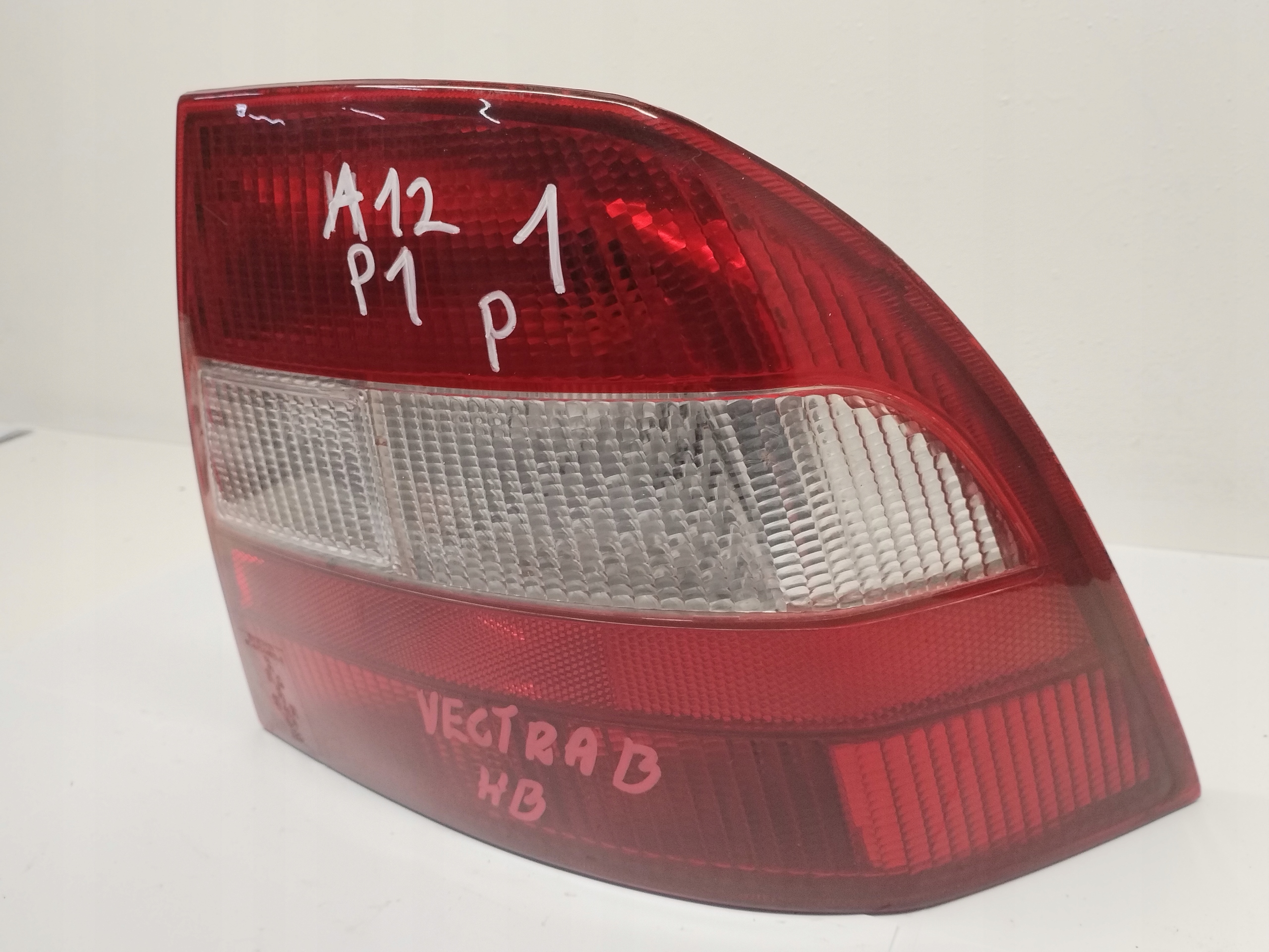 light rear right Opel Vectra B HB 90568049