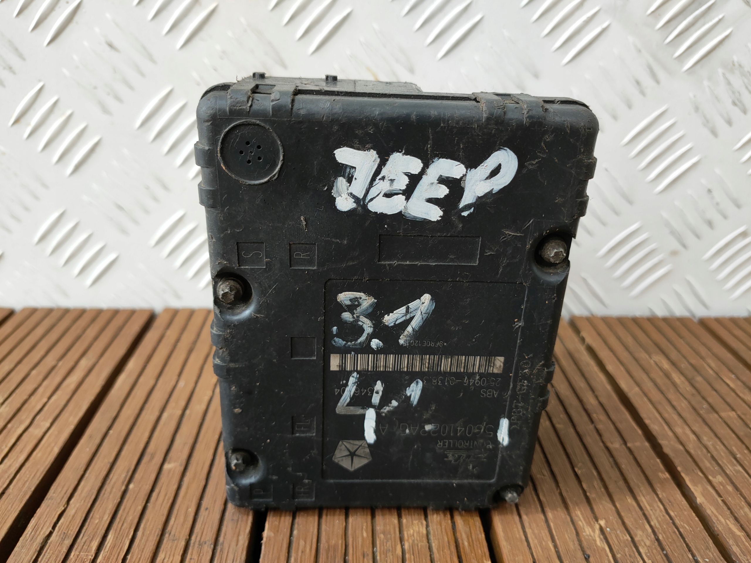 JEEP CHEROKEE WJ 99-04 4.0 pump ABS control unit 56041022AG OE