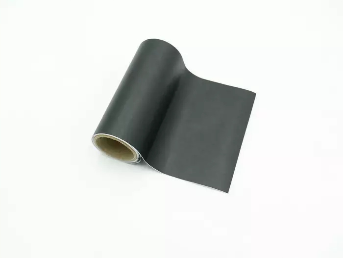 Čierna prahová fólia 11 cm x 50 m na stĺpiky, antikorózna ochrana, montáž