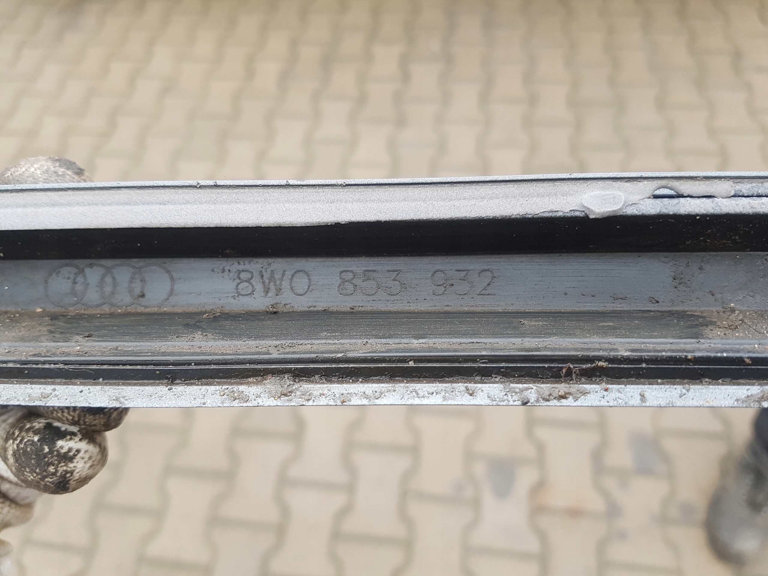 AUDI A4 B9 8W moulding threshold right 8W0853932