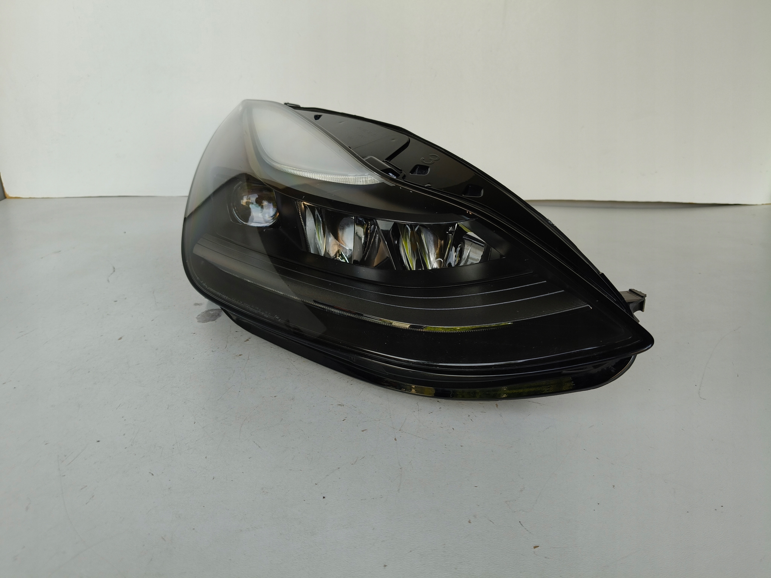 light right REFLEKTOR TESLA MODEL 3 Y 20- LIFT FULL LED