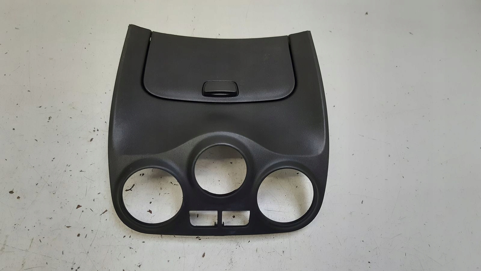 passenger compartment below radio consoles Kia Rio II 1,4