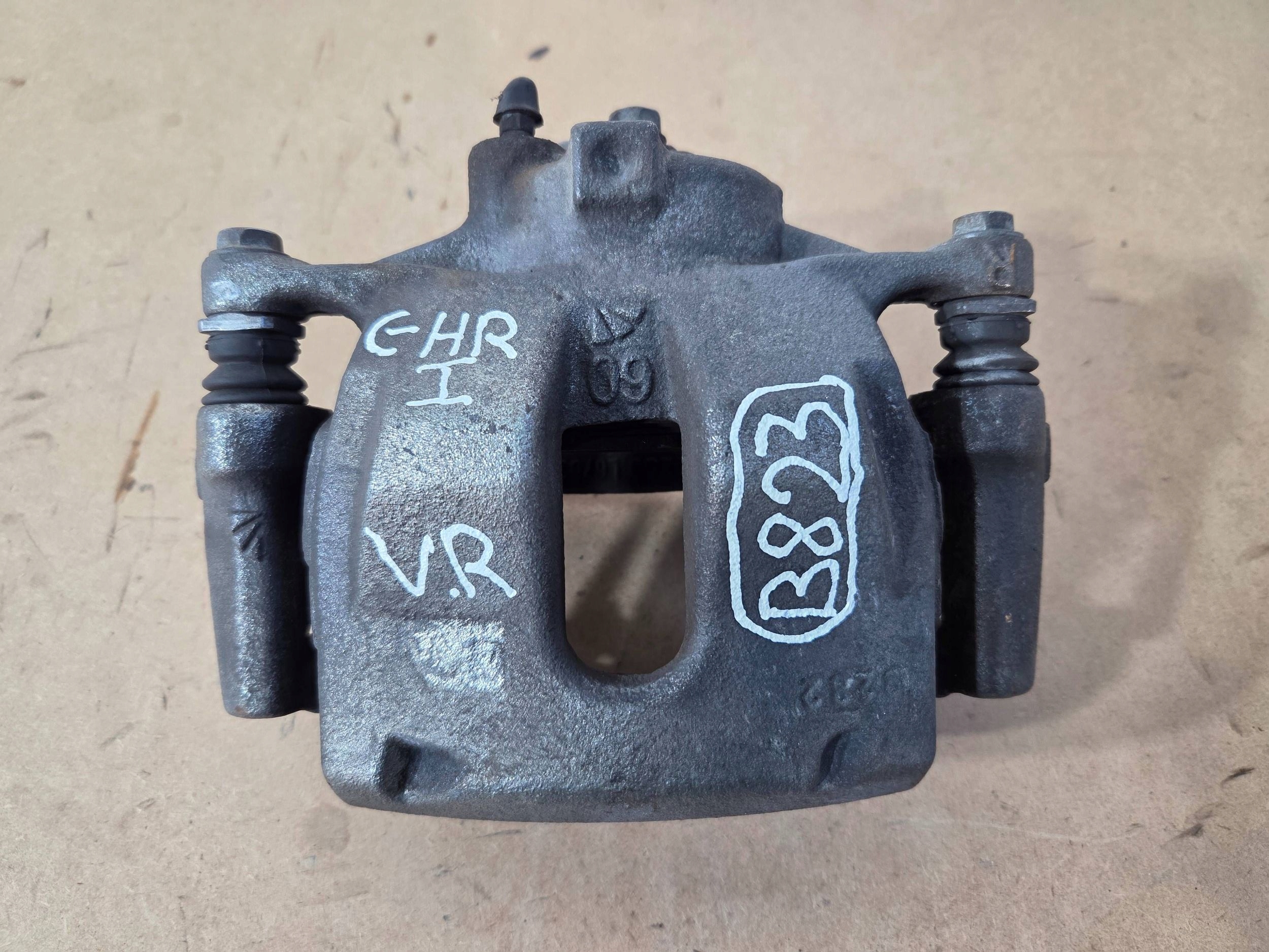 Toyota C-HR and caliper brake front right (B823)