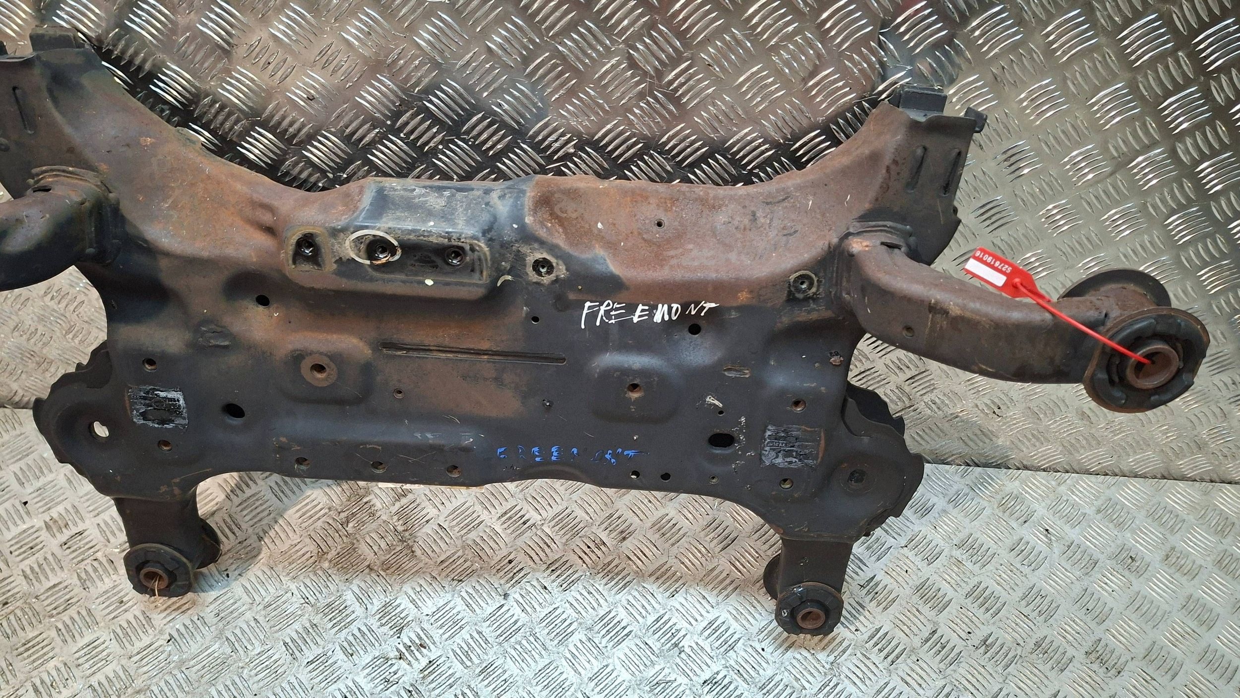 axle beam front FIAT FREEMONT 2.0 JTD 4X4 2011