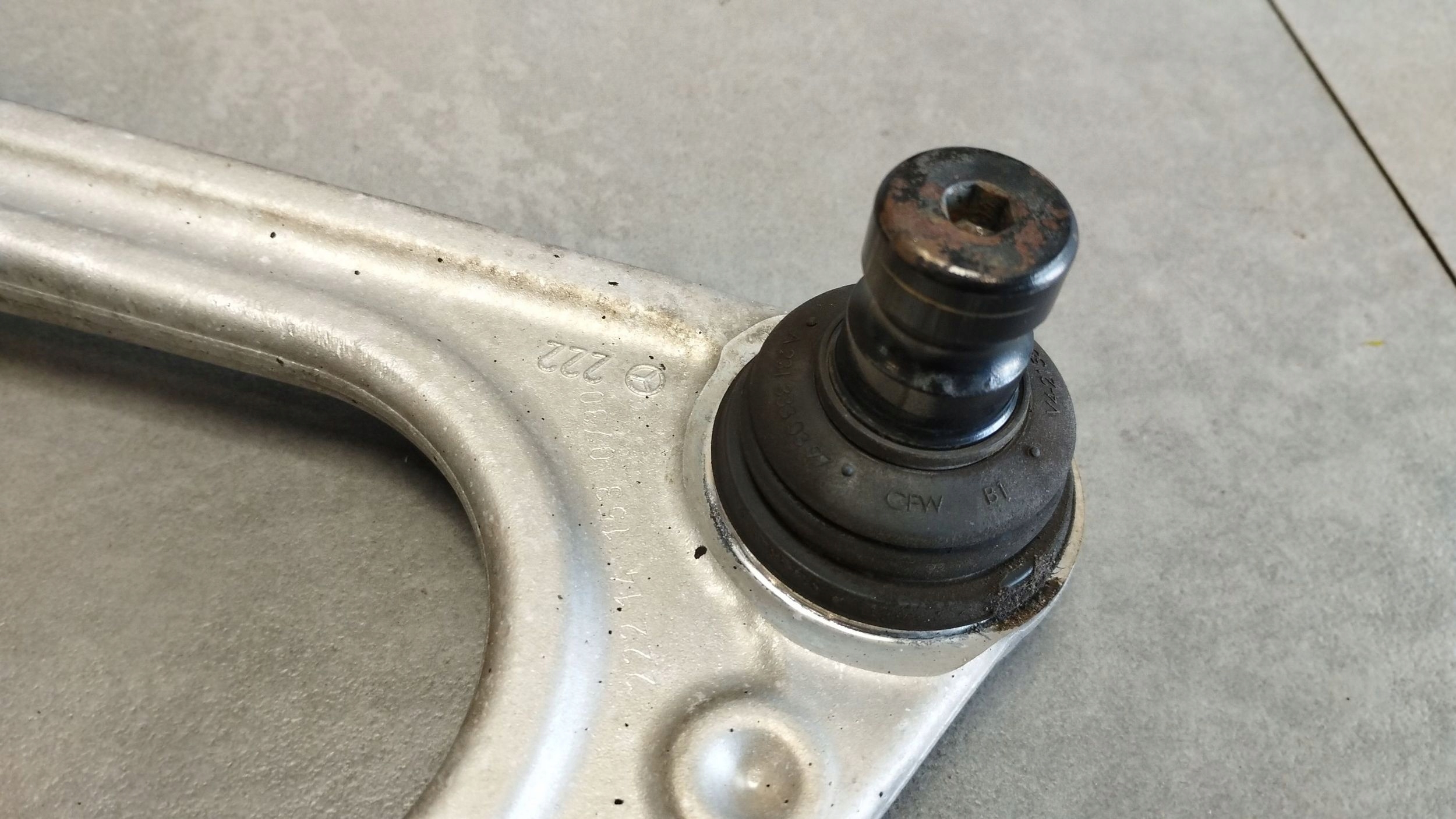 Mercedes-Benz S W222 2014 arm left front upper