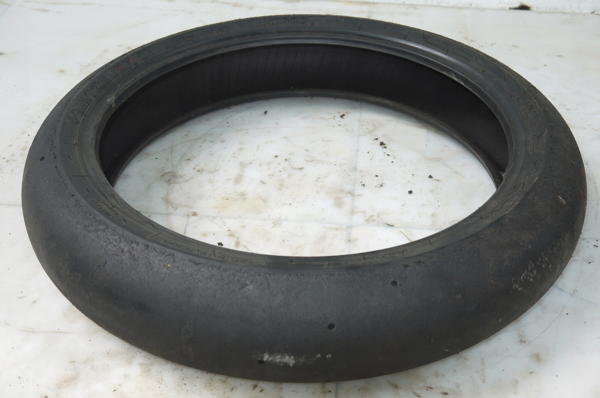 Torowa opona Metzeler Racetec Slic 120/70 17"