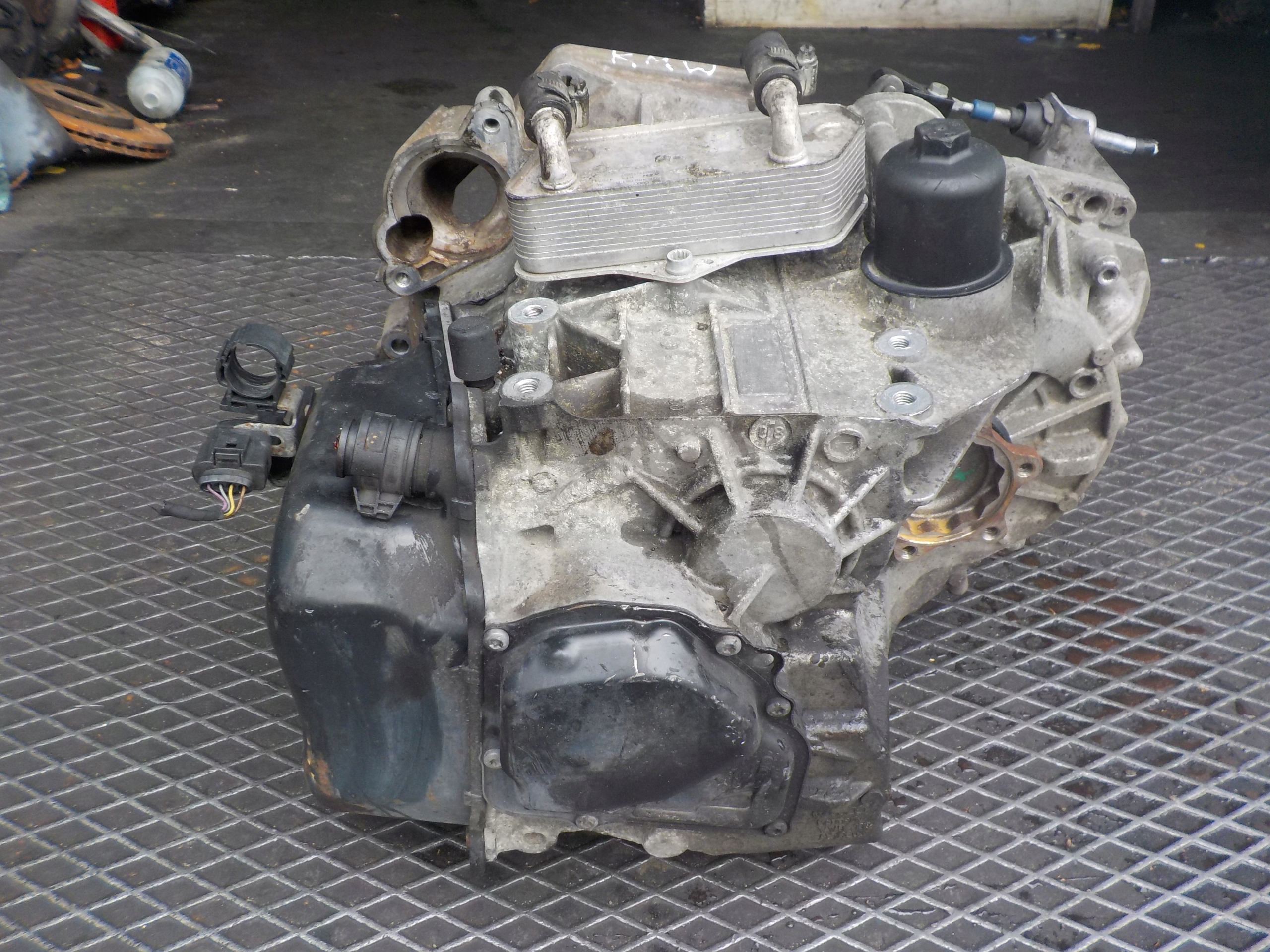VOLKSWAGEN PASSAT B6 2.0 TDI Getriebe KMW