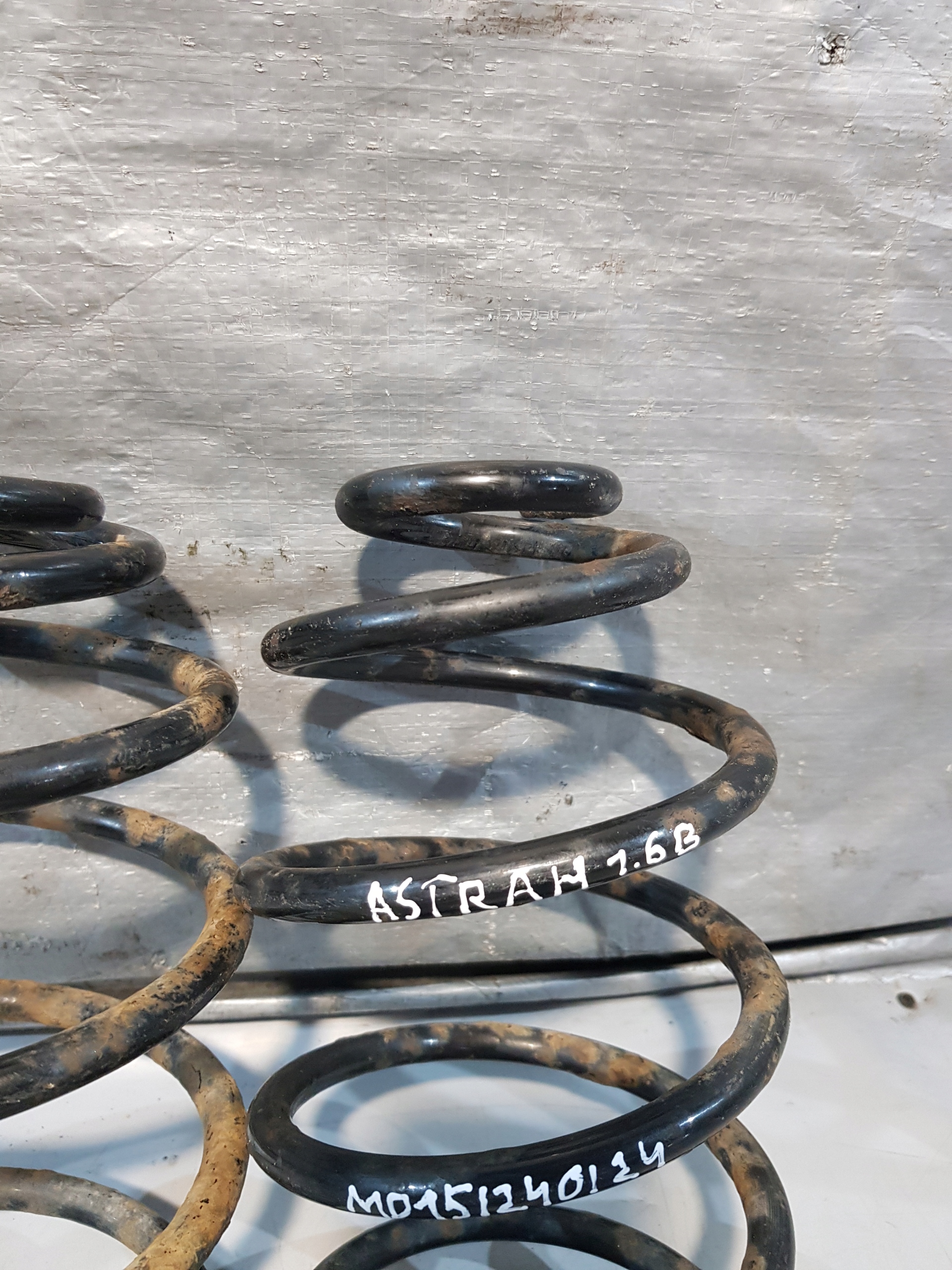 springs springing rear part OPEL ASTRA H 1.6B 2 SZTUKI