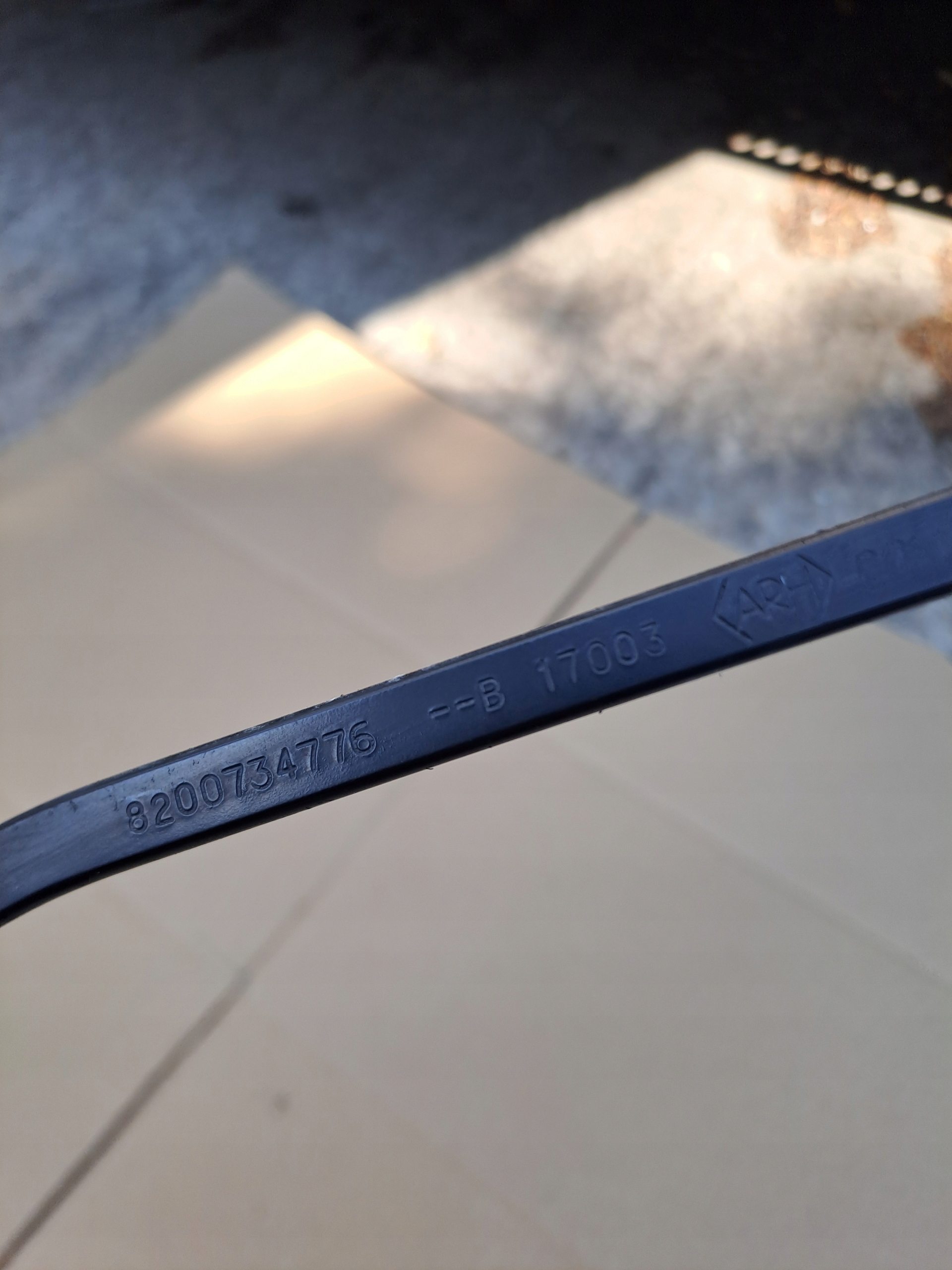 links wischerarm RENAULT MASTER III 8200734776