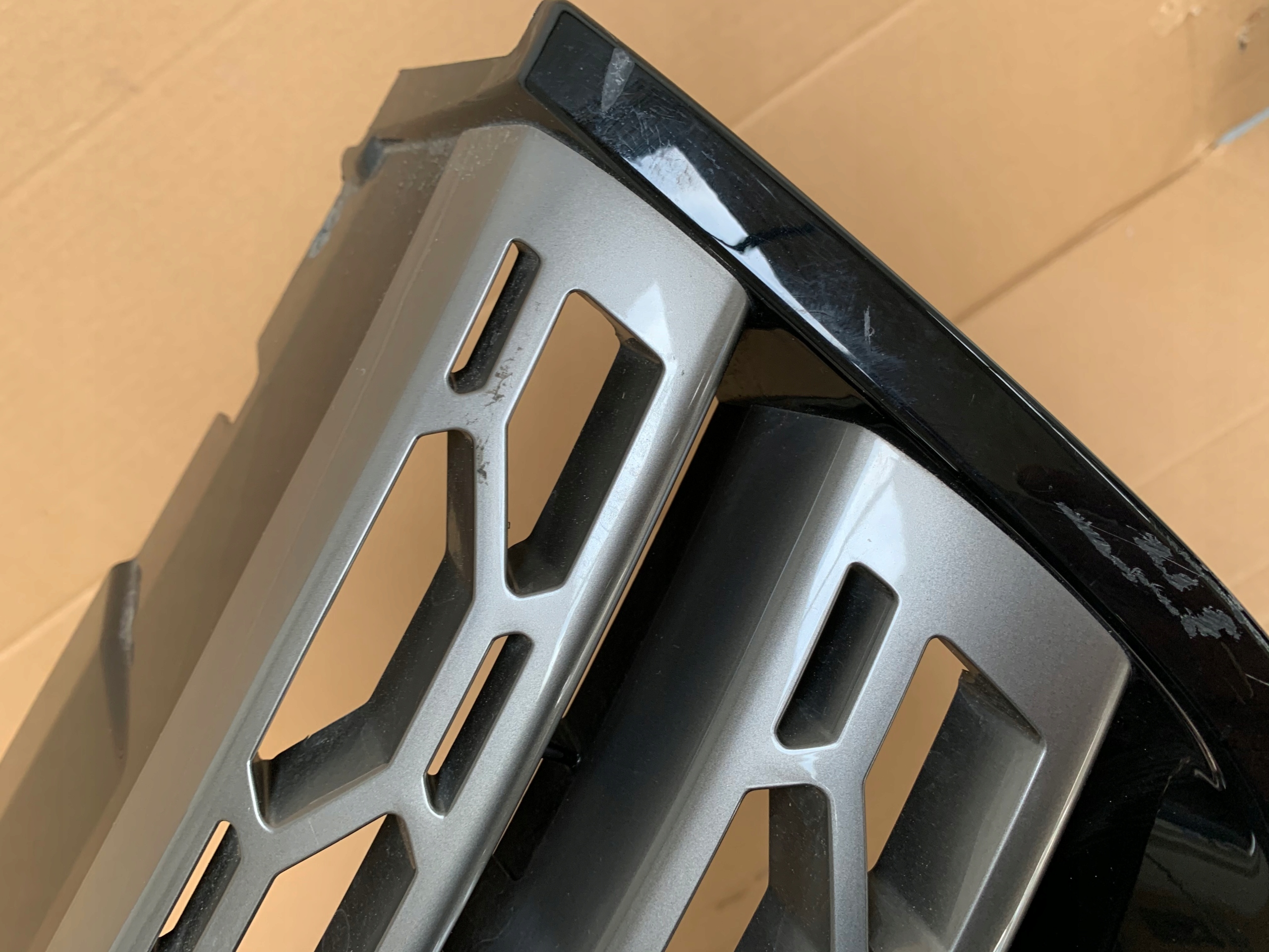 LAND ROVER Discovery спорт 14- решетка радиатора