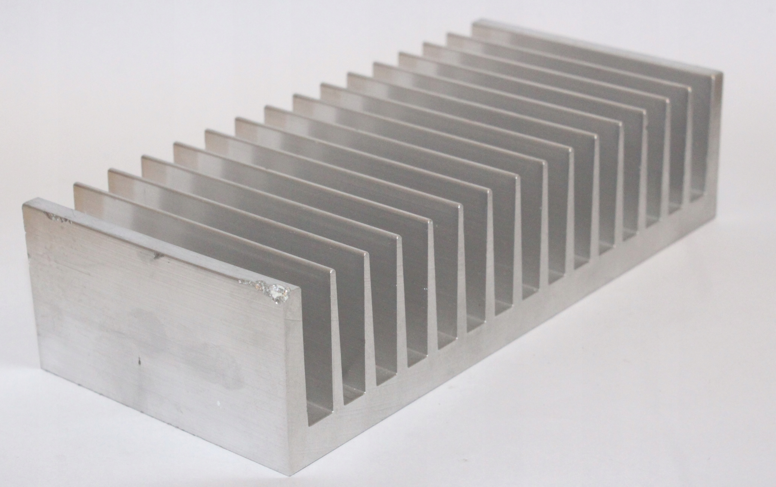 Radiator 16 x 7,5 x 4 cm Kod producenta 4567