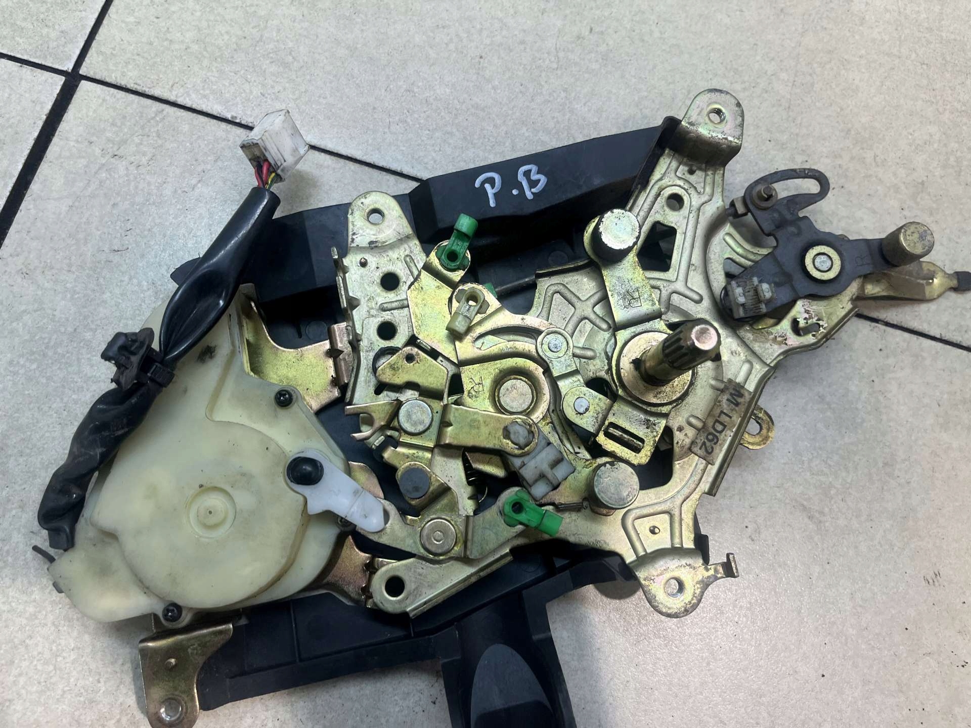 Schloß Tür gleitende rechts MAZDA MPV 2.0 D
