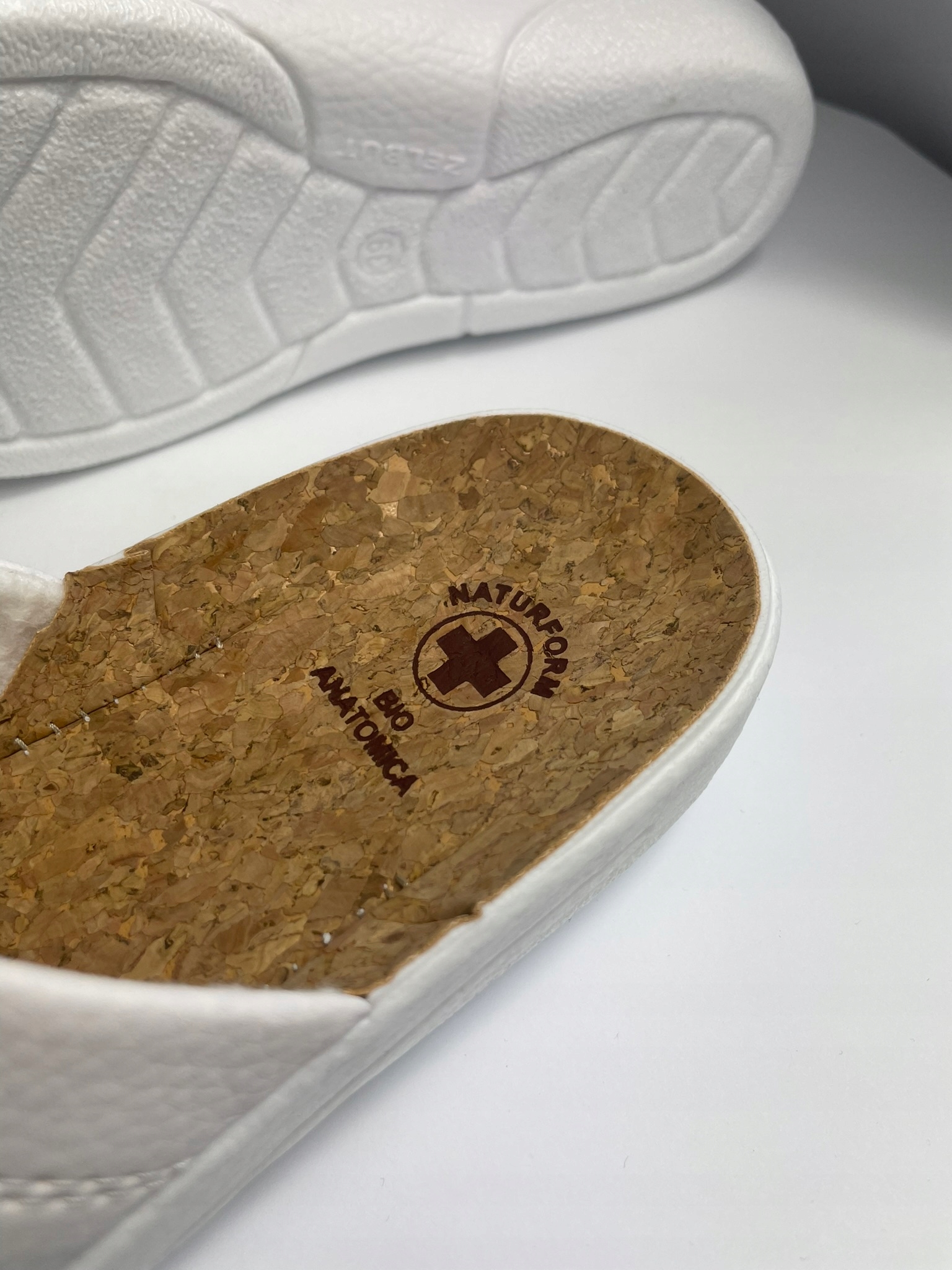 KLAPKI ORTOPEDYCZNE DAMSKIE MEDYCZNE SANITARNE BUTY KOREK WYGODNE DO PRACY Rozmiar 37