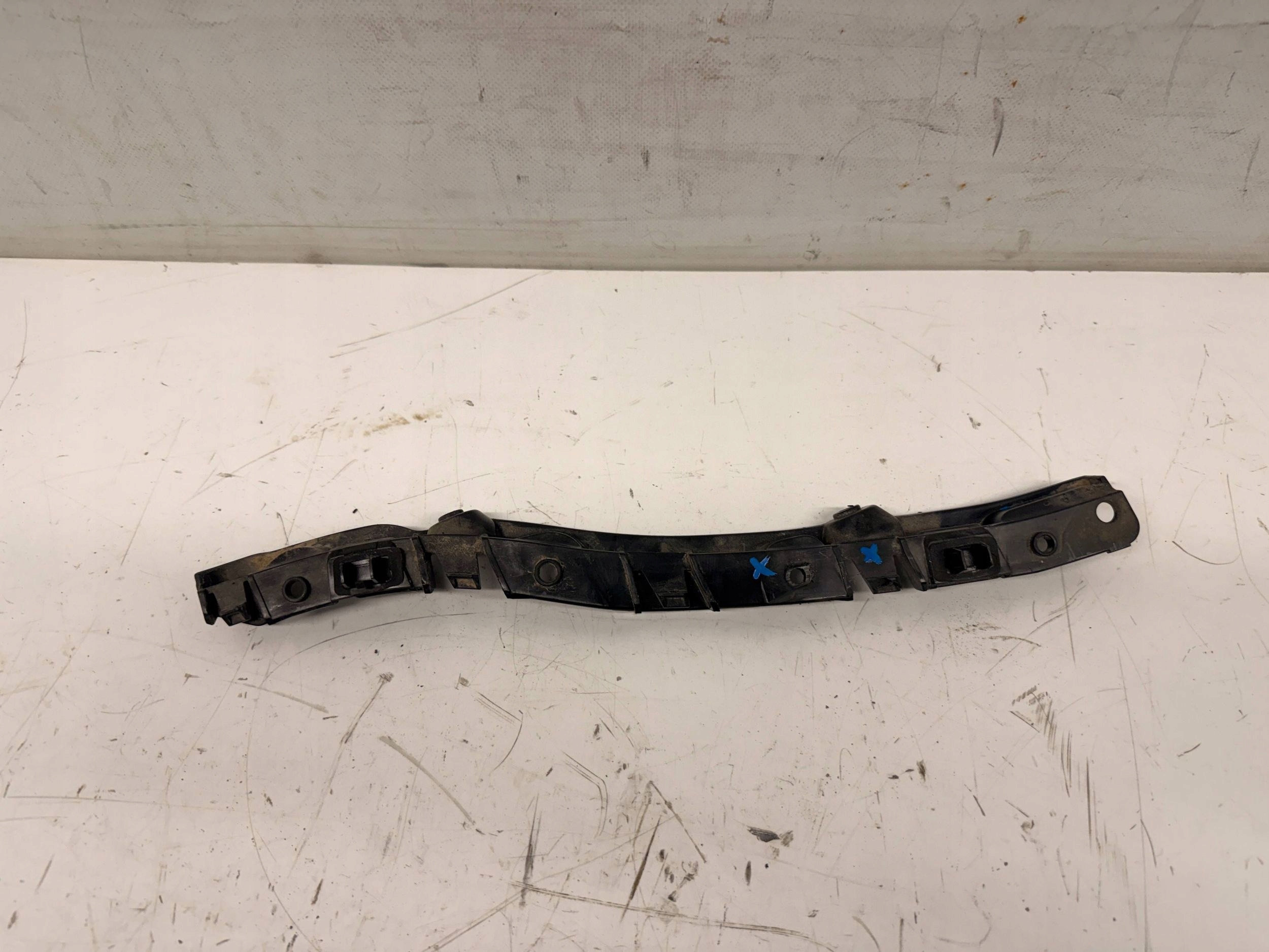 Dacia Duster II bumper bracket right rear part 850445579R