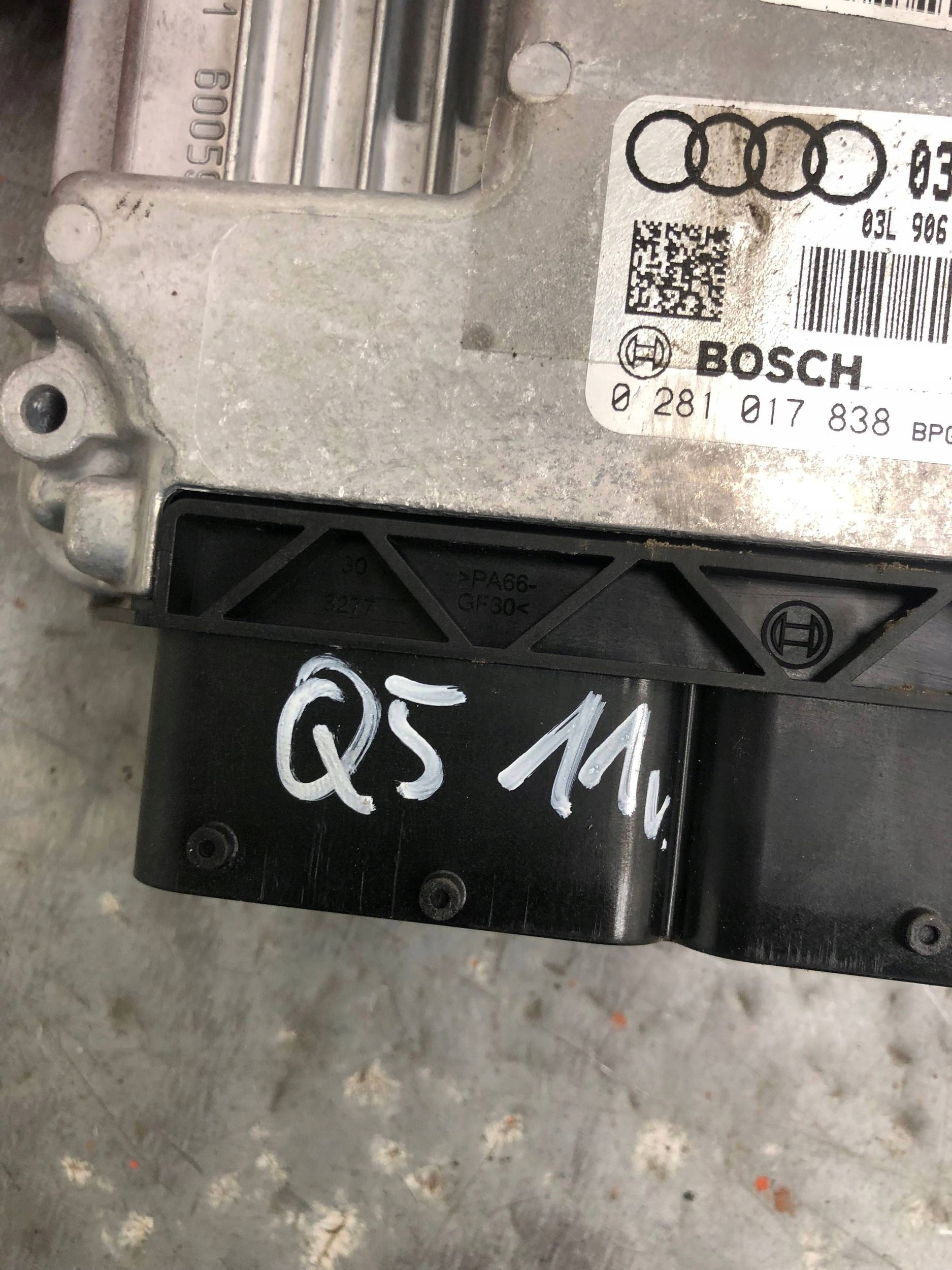 computer of the engine AUDI Q5 03L906018MQ