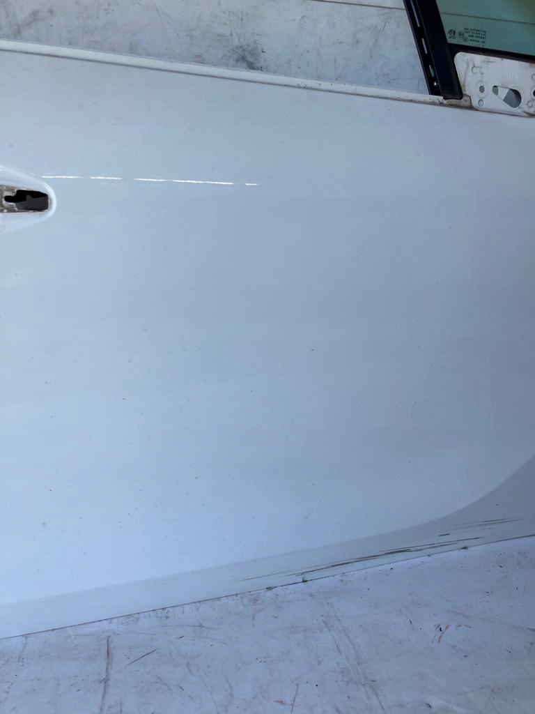 dveře pravý předek PEUGEOT 208 EWPB