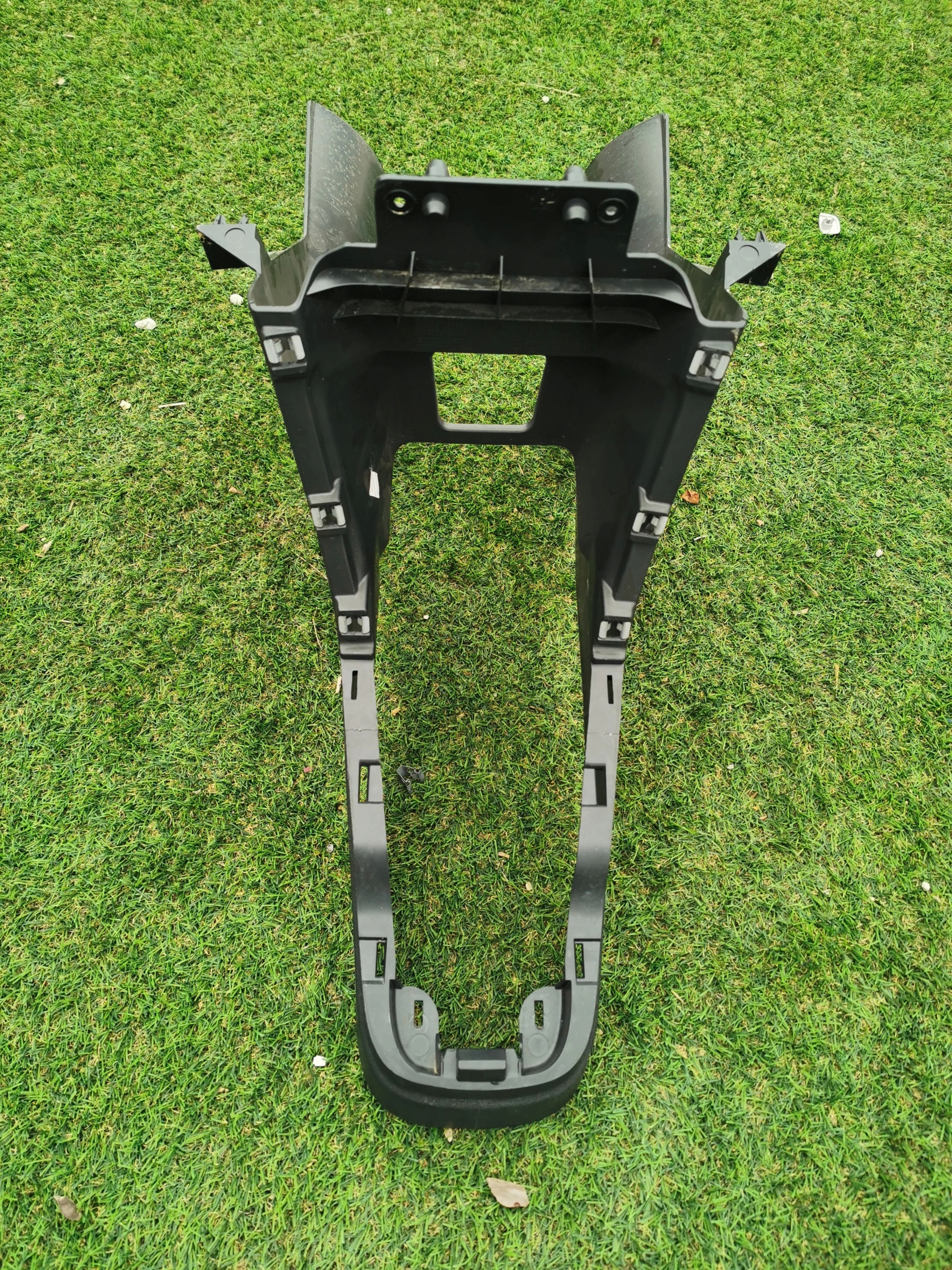 SKODA CITIGO VW UP! SEAT MII TUNEL mitte 1S0863243 1S0863243A 1S0.863.24