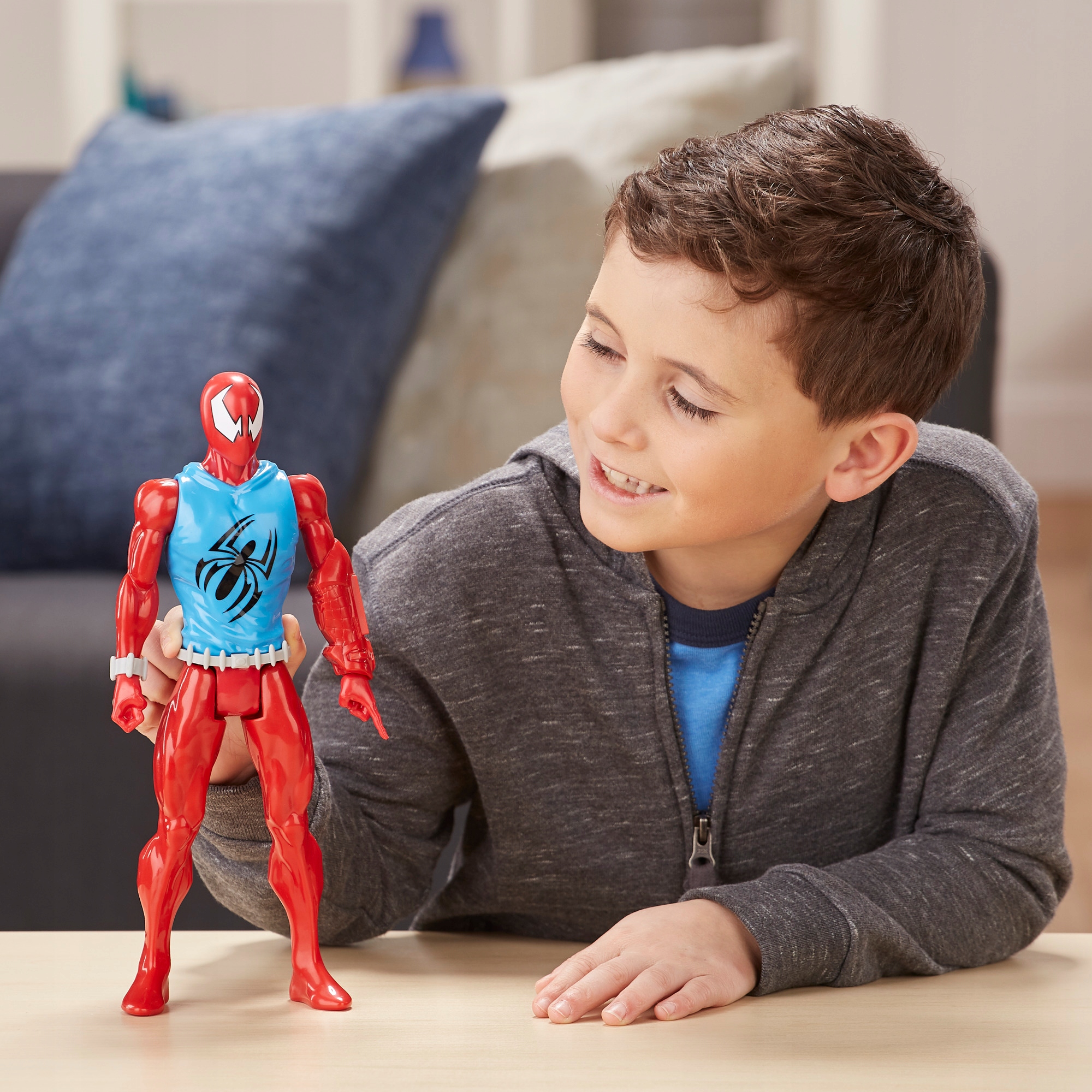 HASBRO SCARLET SPIDER SPIDERMAN RUCH. FIGURKA 30cm Typ figurka