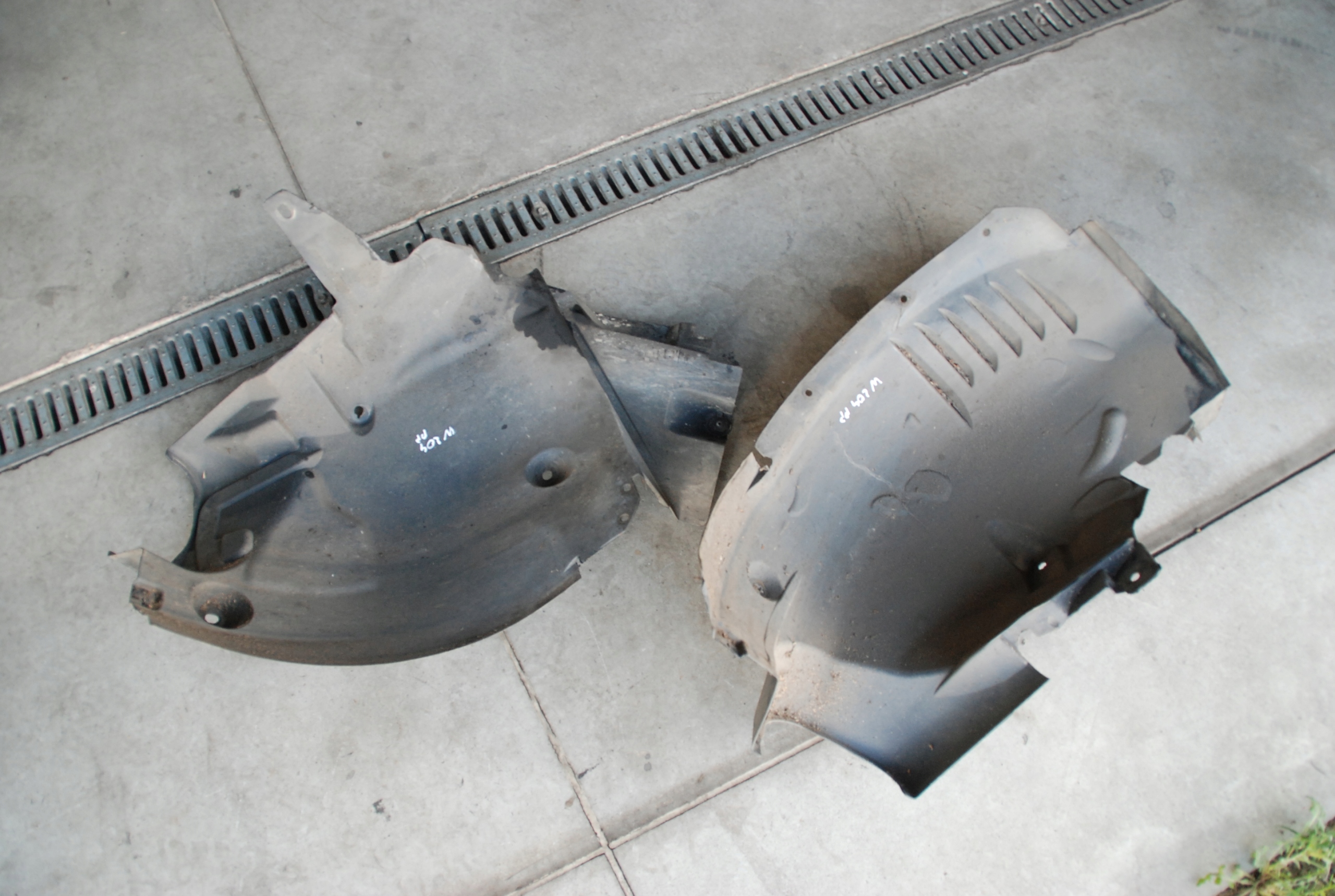 MERCEDES C W204 NADKOLE PRAWY PRZOD KOMPLETNE