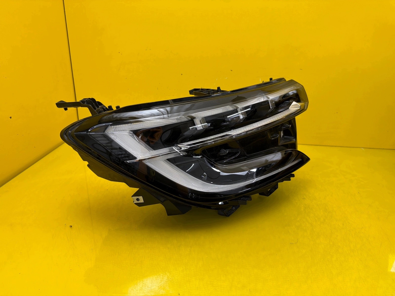 light right front Renault Austral Full Led 2022-2025 260103381R