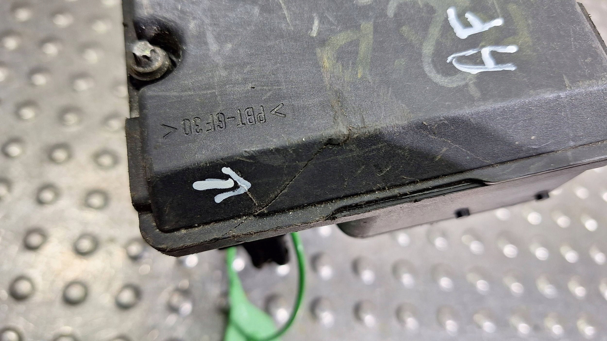 pump control unit ABS 98FB-2M110-AB 98FG-2C013-AB FORD ESCORT MK7 PUMA MK1