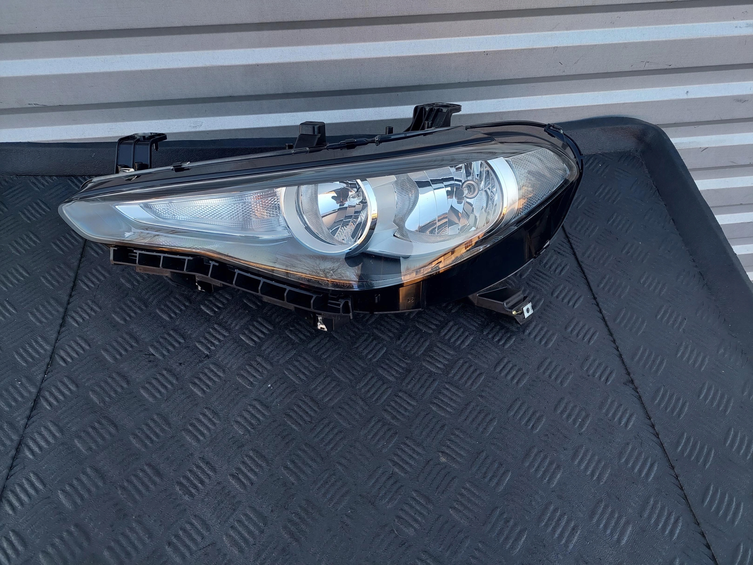 light front left front left 50547585 ALFA ROMEO GIULIA