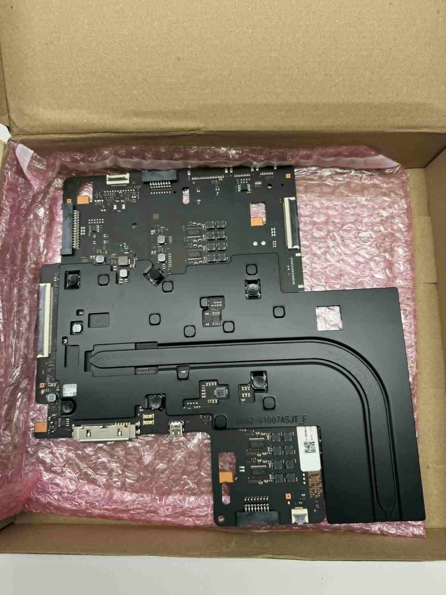 Základní deska Samsung BN94-17214C pro QN75QN84AAFXZA (verze BA03)