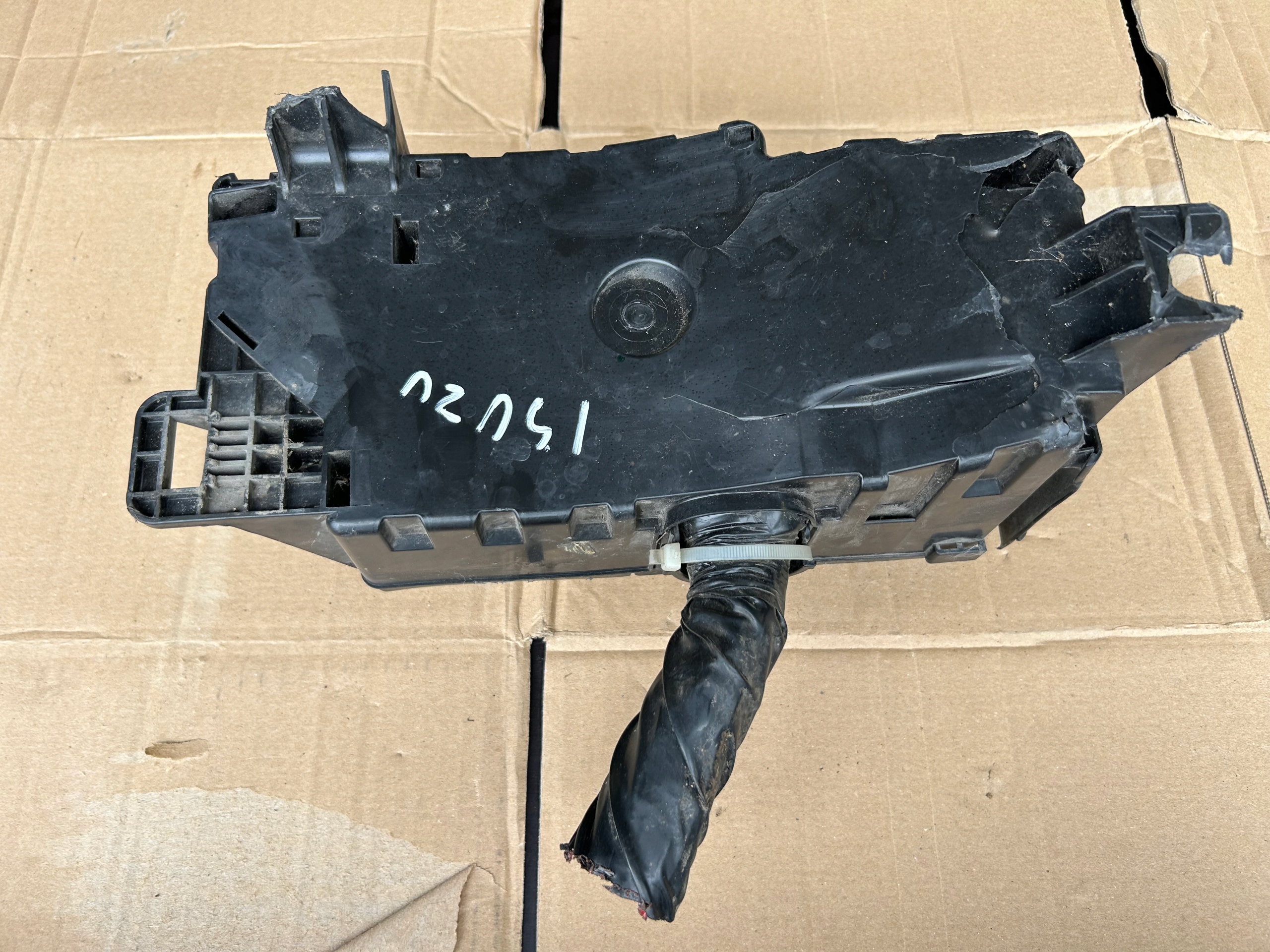 ISUZU D-MAX II 2,5 D Module fusibles