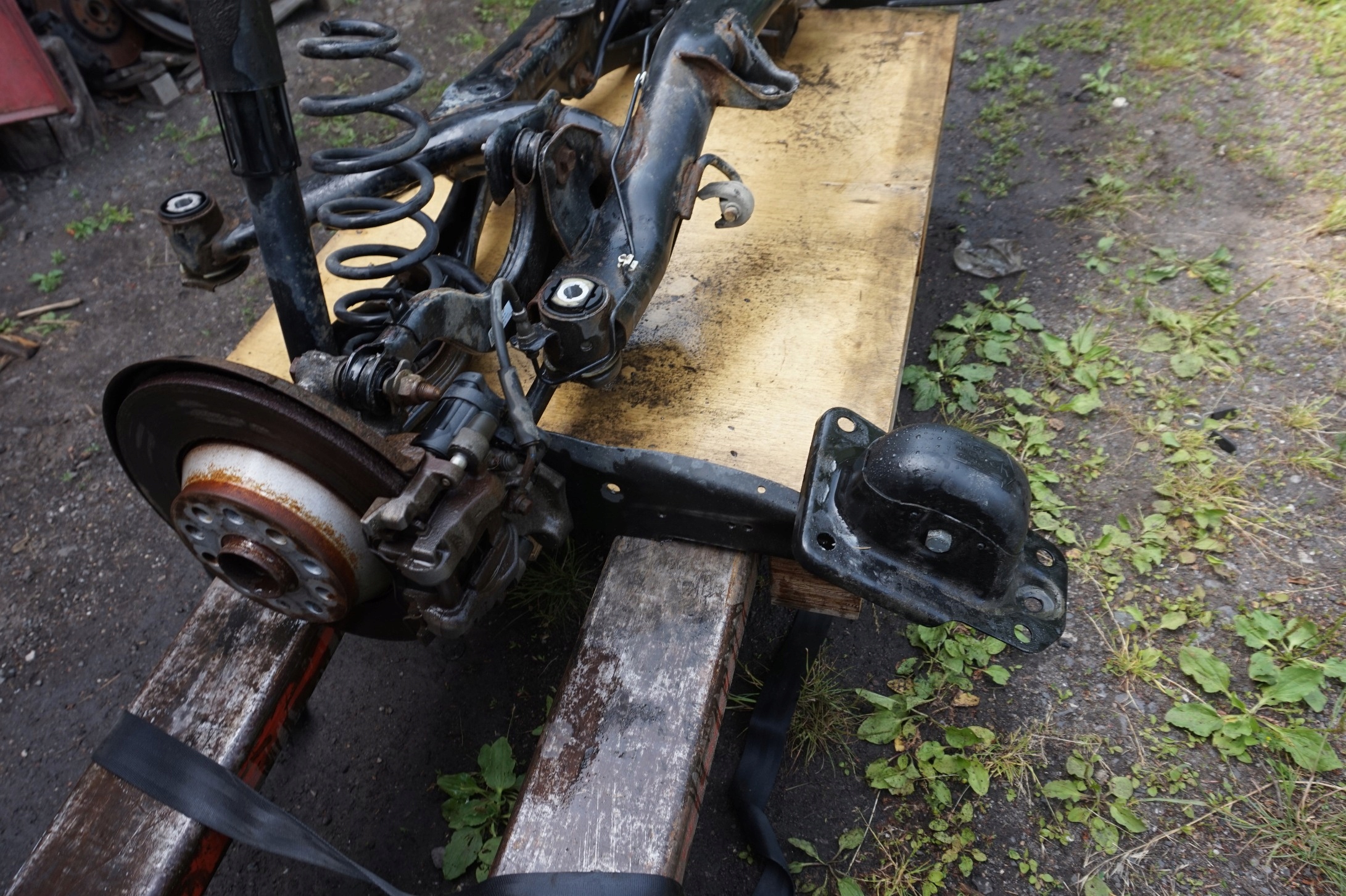 OŚ BELKA TYLNA VW PASSAT B8 4X4 3Q0505235M Wersja Europejska