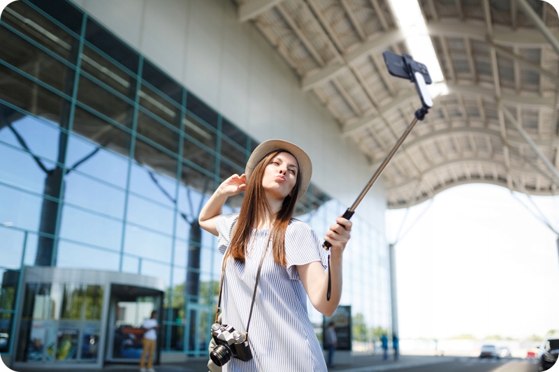 KIJ SELFIE STATYW UCHWYT NA TELEFON TRIPOD SKŁADANY Z LAMPĄ LED BEZCIENIOWĄ Kod producenta SELTRIL15LED