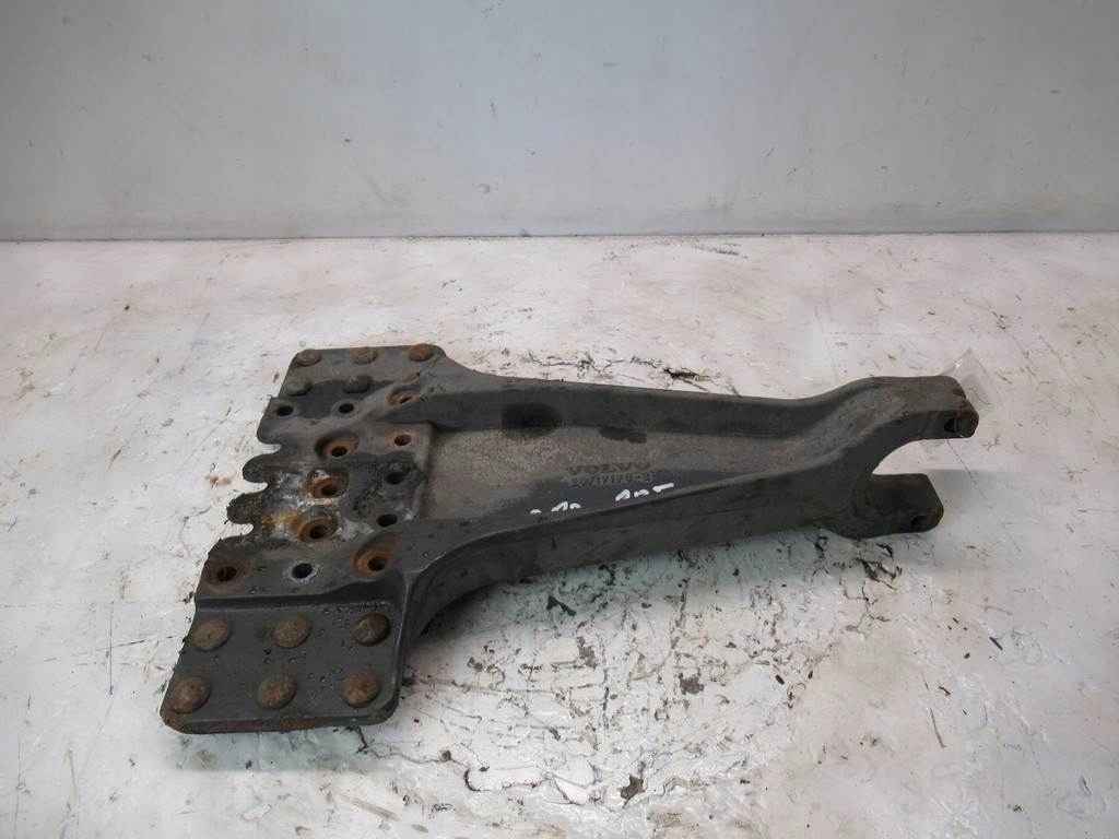 КРЕПЛЕНИЕ РЕССОРЫ ЗАДНИЙ ПРАВЫЙ FH EURO5 20717178